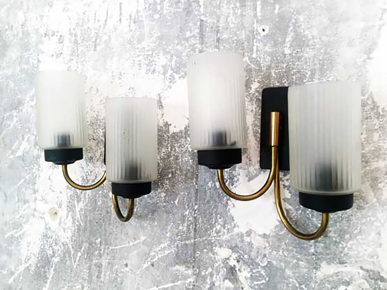 Set_of_2_Mid-Century_Italian_Sconces