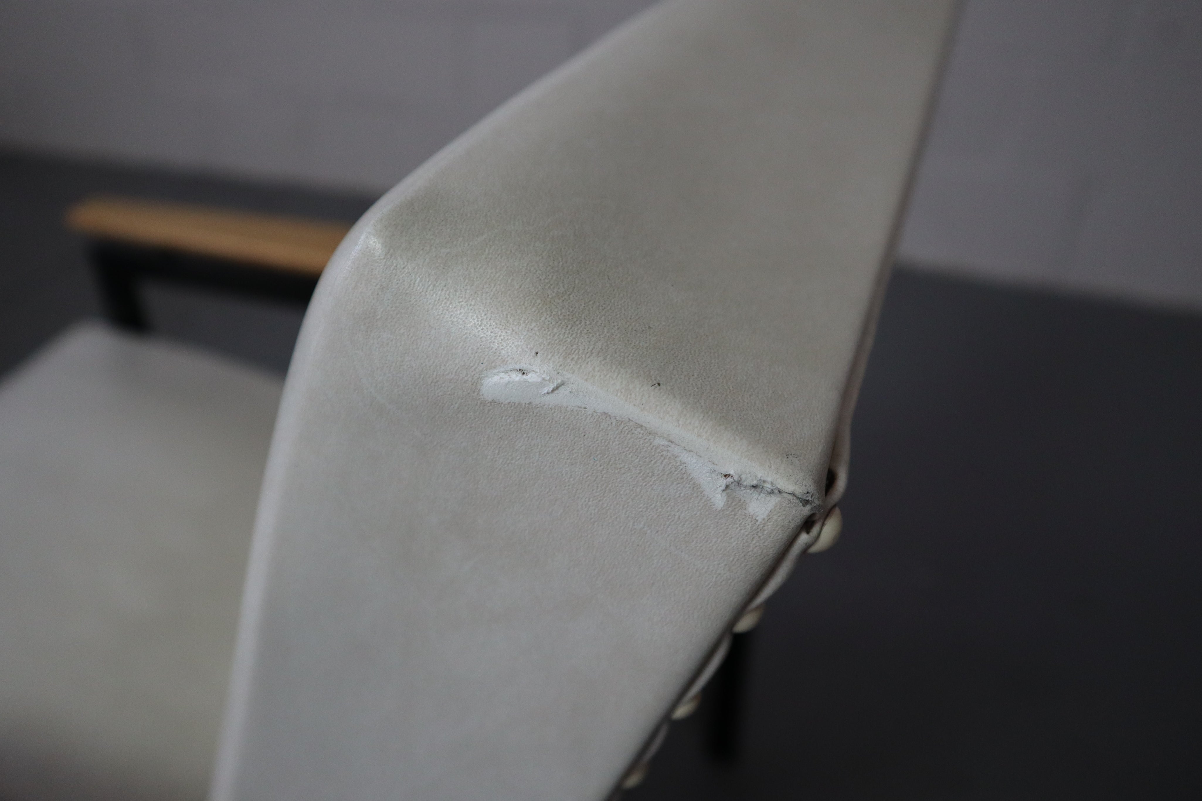 Set_of_2_Mid_Century_armchairs_1960_s