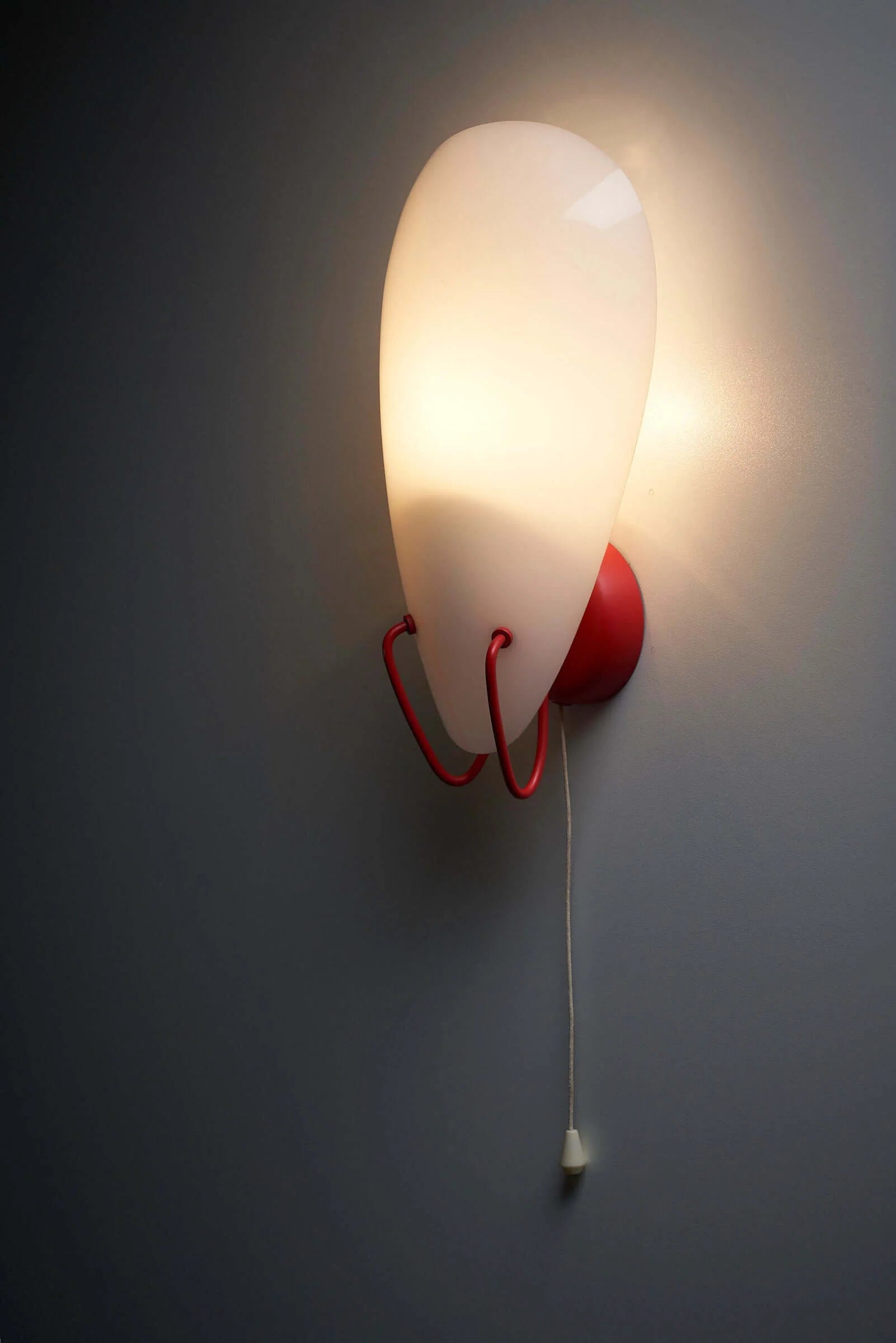 Set_of_2_Plexi_Wall_Lamps_with_Red_Base