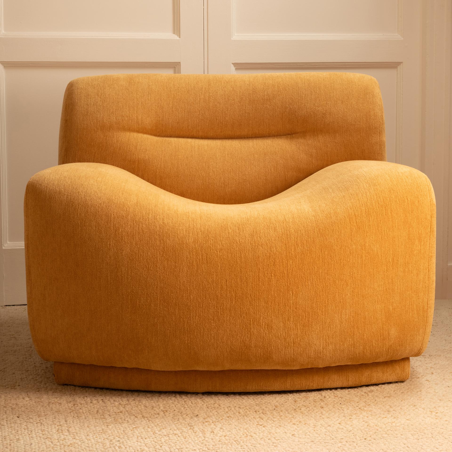 Set_of_2_Wavy_armchairs,_Italian_1970s