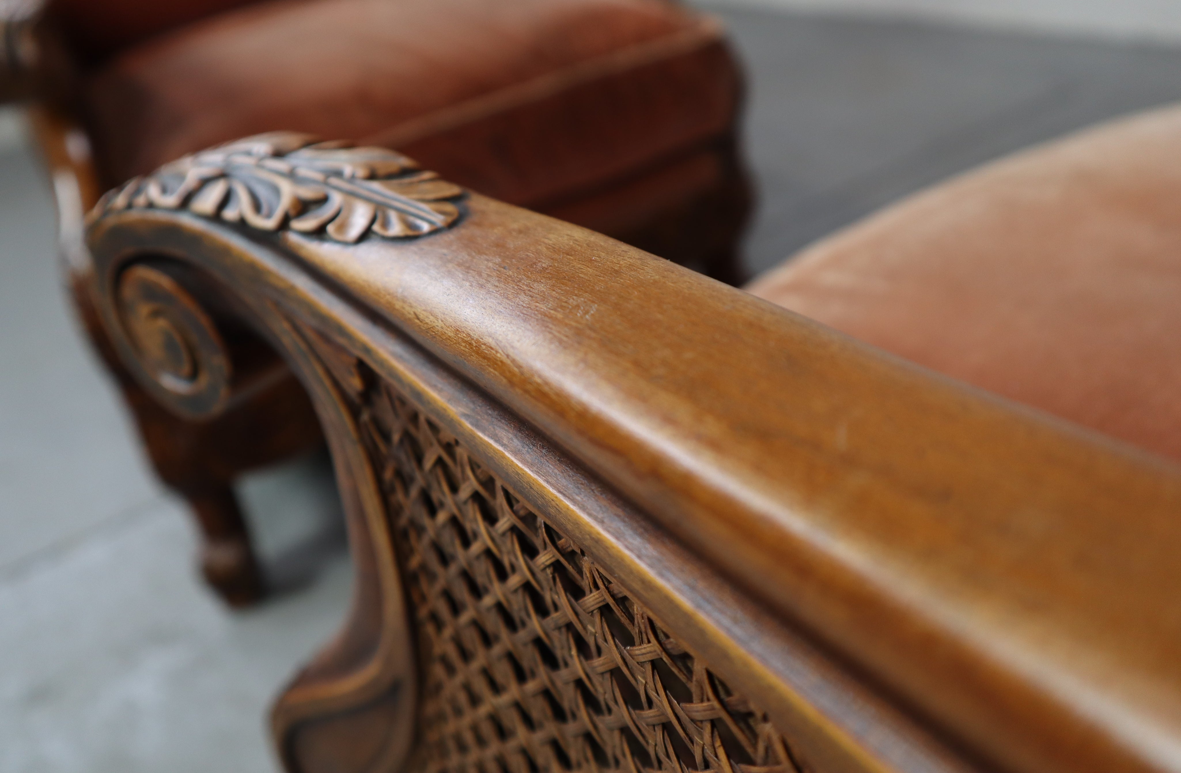 Set_of_2_armchairs_from_the_early_20th_century