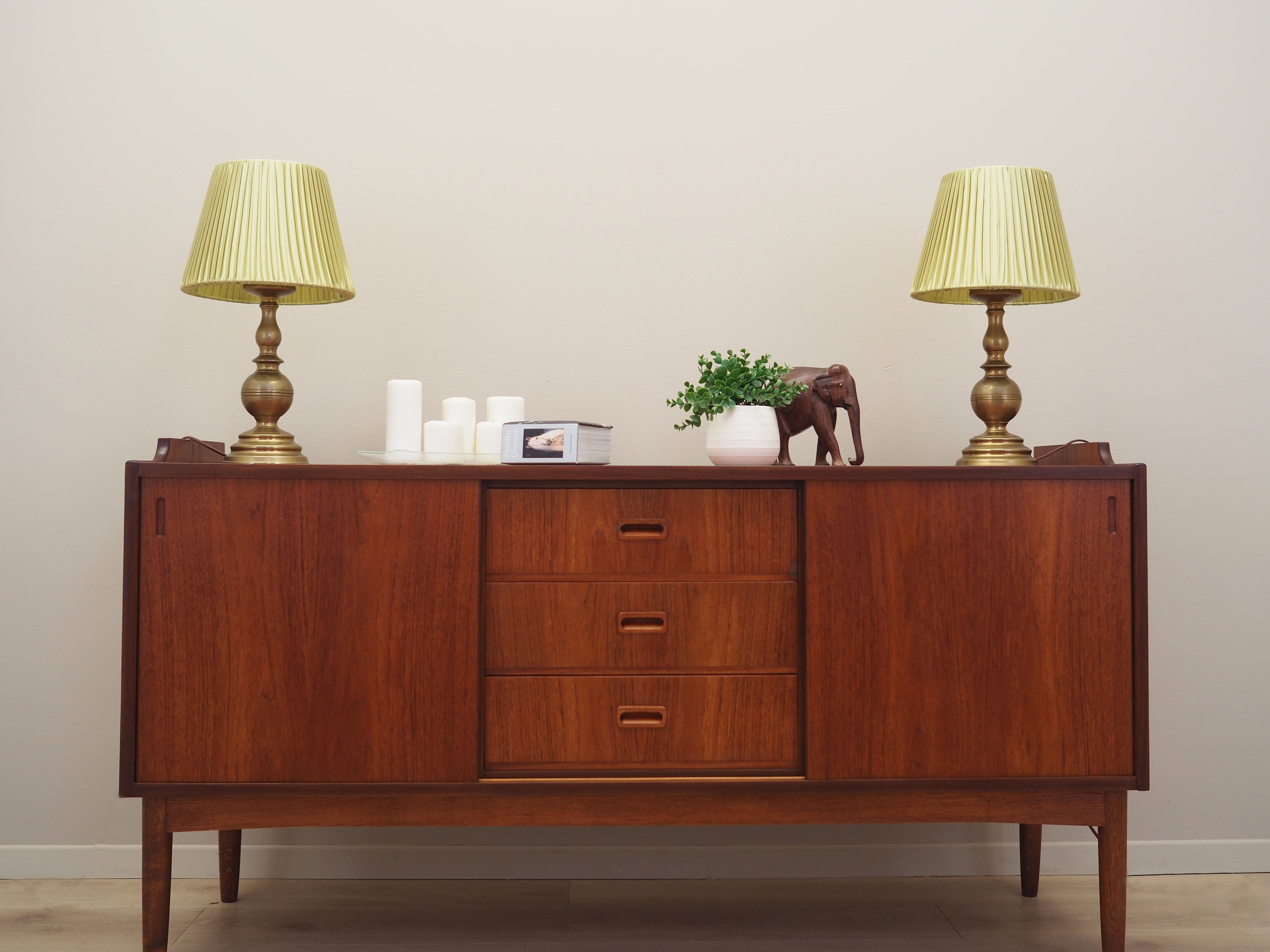 Set_of_2_bedside_lamps_Danish_design_1970s_production_Denmark