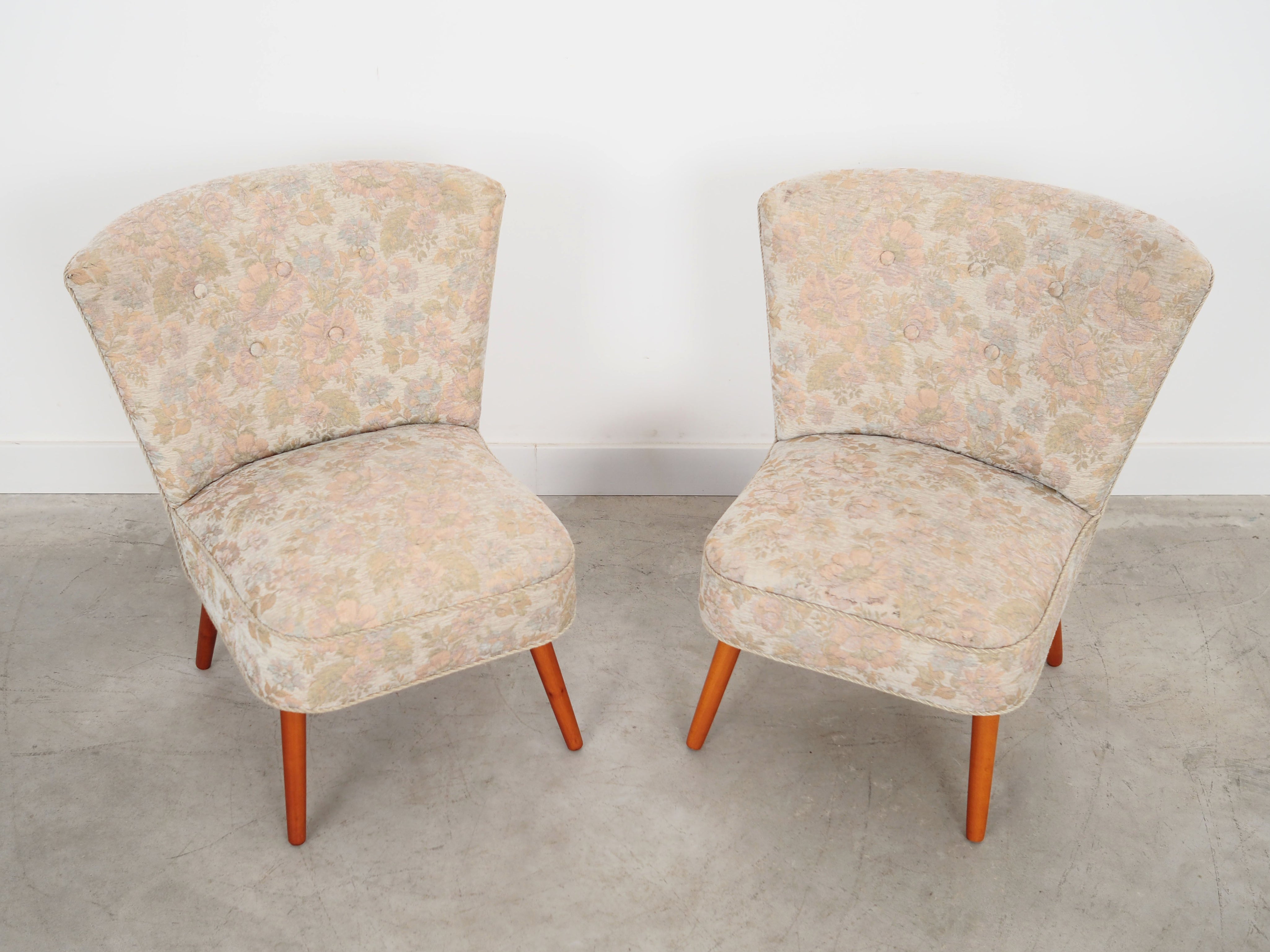 Set_of_2_beech_armchairs_Danish_design_1970s_production_Denmark