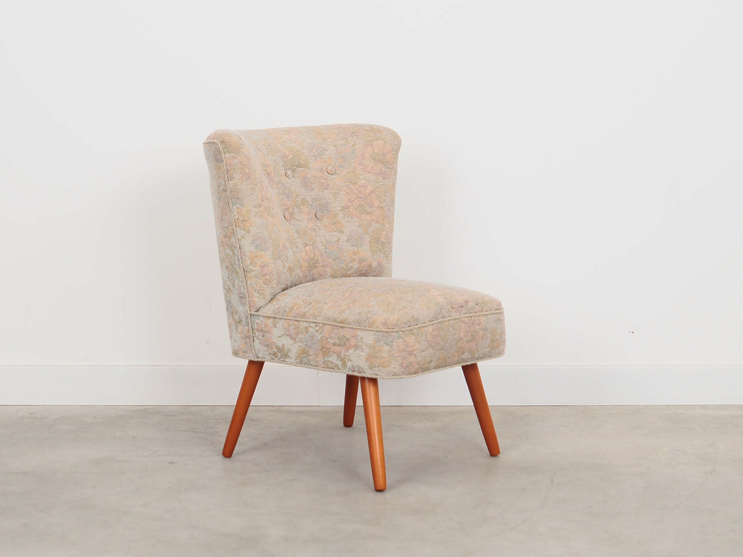 Set_of_2_beech_armchairs_Danish_design_1970s_production_Denmark