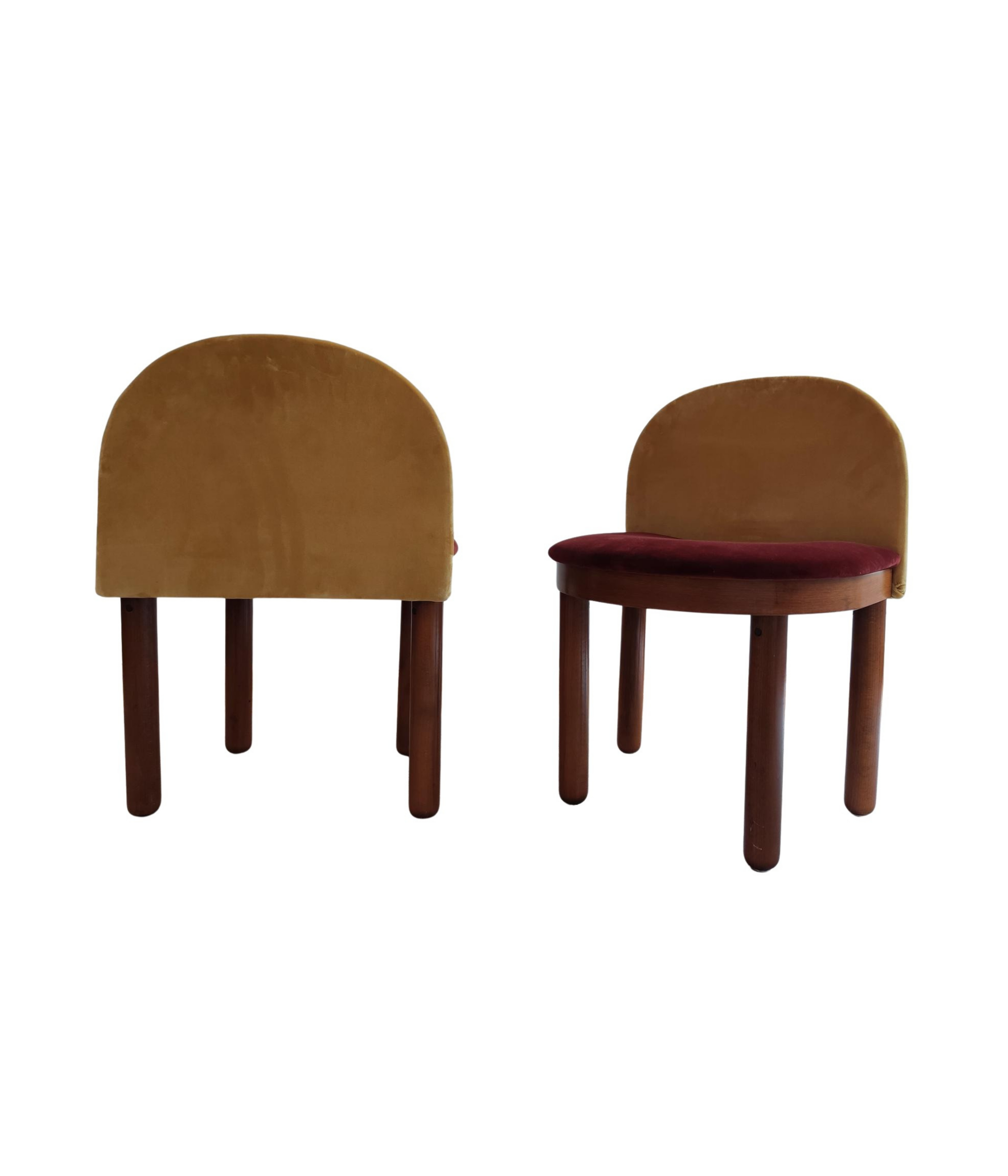 Set_of_2_italian_wood_and_velvet_chairs