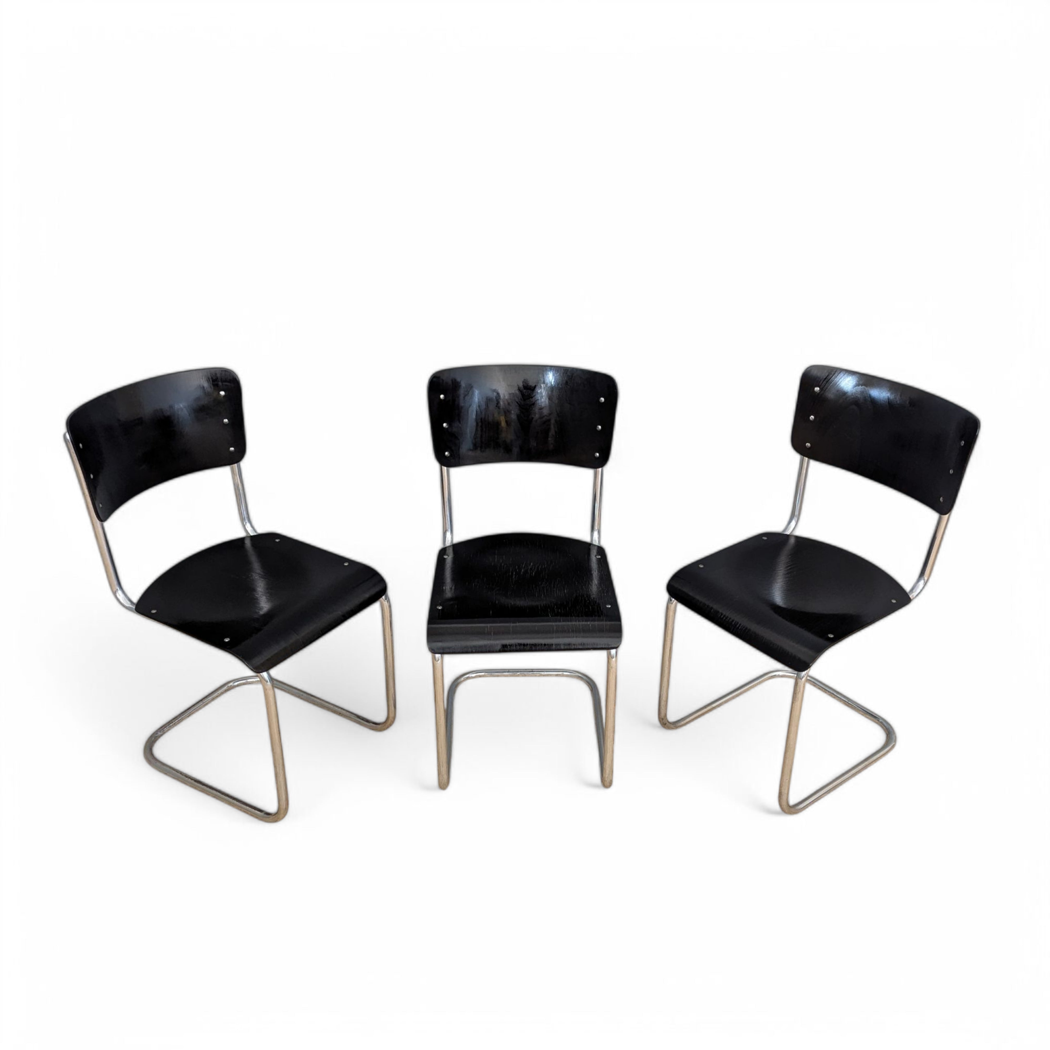 Set_of_3_early_S43_cantilever_chairs_by_Mart_Stam