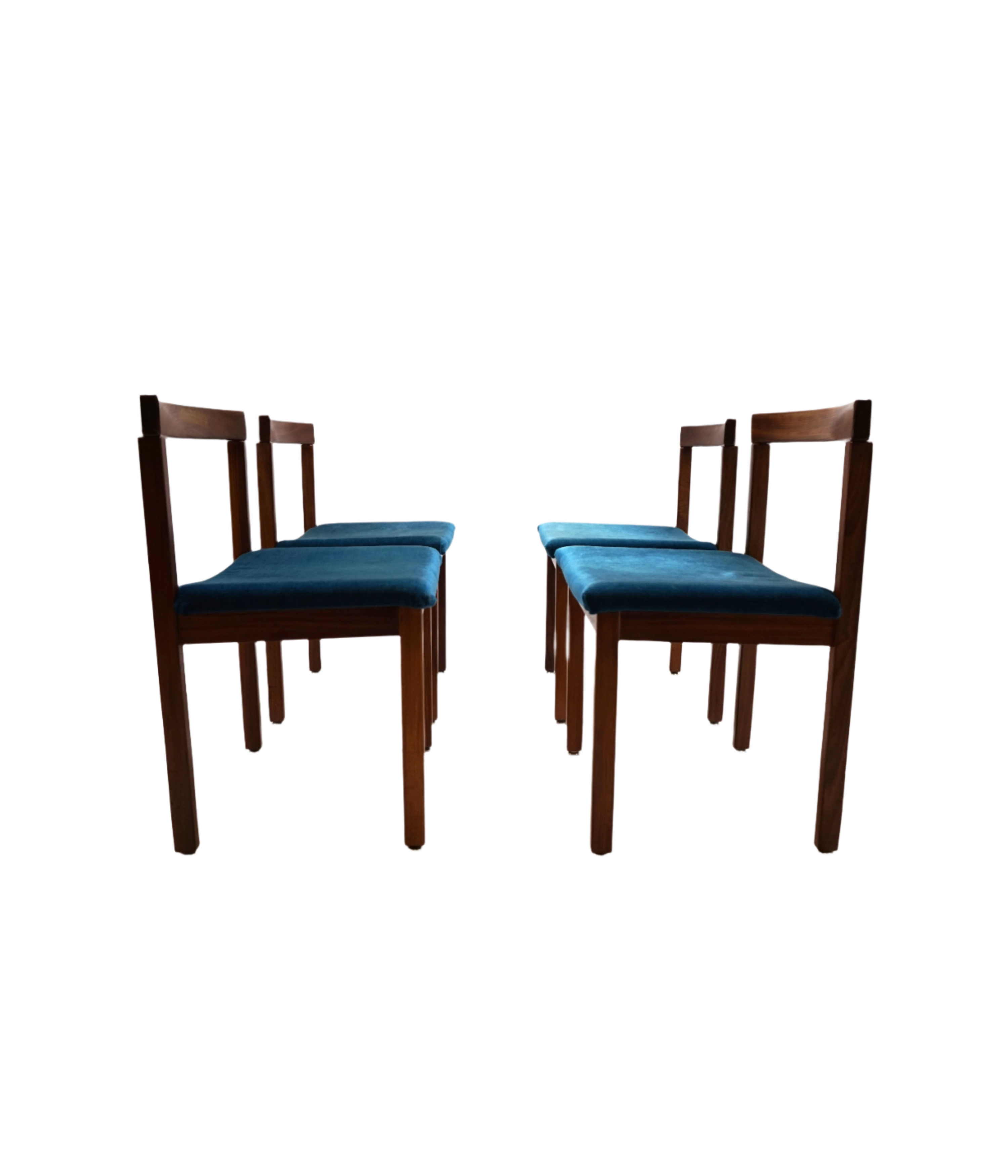 Set_of_4_Asko_Finland_Tectonia_dining_chairs_by_Jussi_Peippo_1960