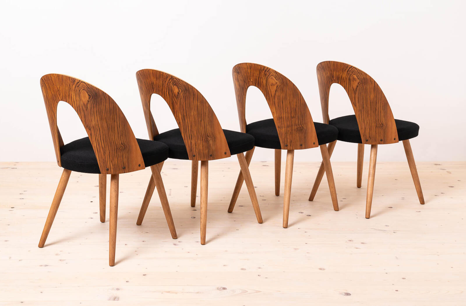 Set_of_4_Midcentury_Dining_Chairs_by_Antonin_uman_Reupholstered_in_Kvadrat_Fabric