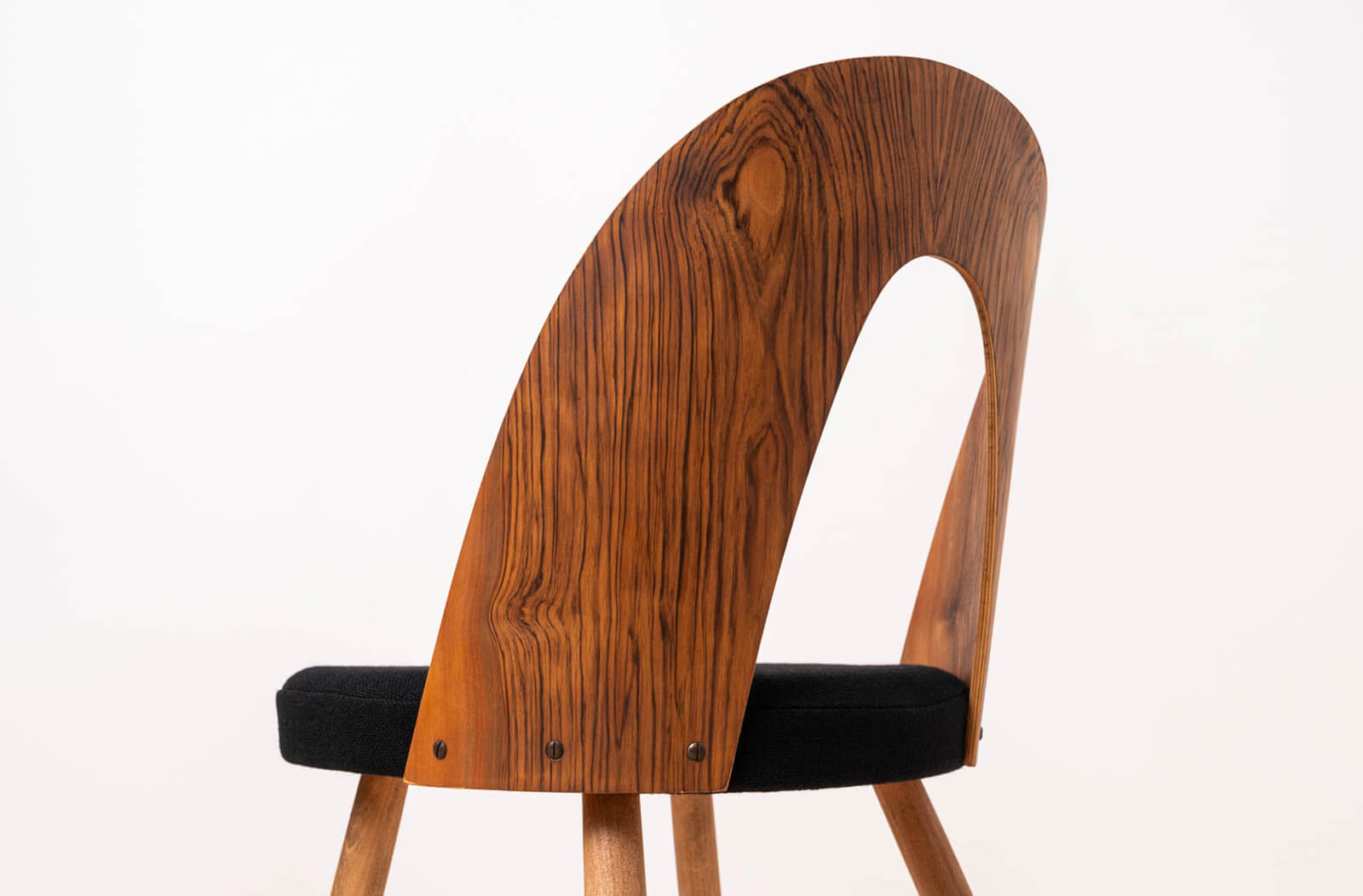 Set_of_4_Midcentury_Dining_Chairs_by_Antonin_uman_Reupholstered_in_Kvadrat_Fabric