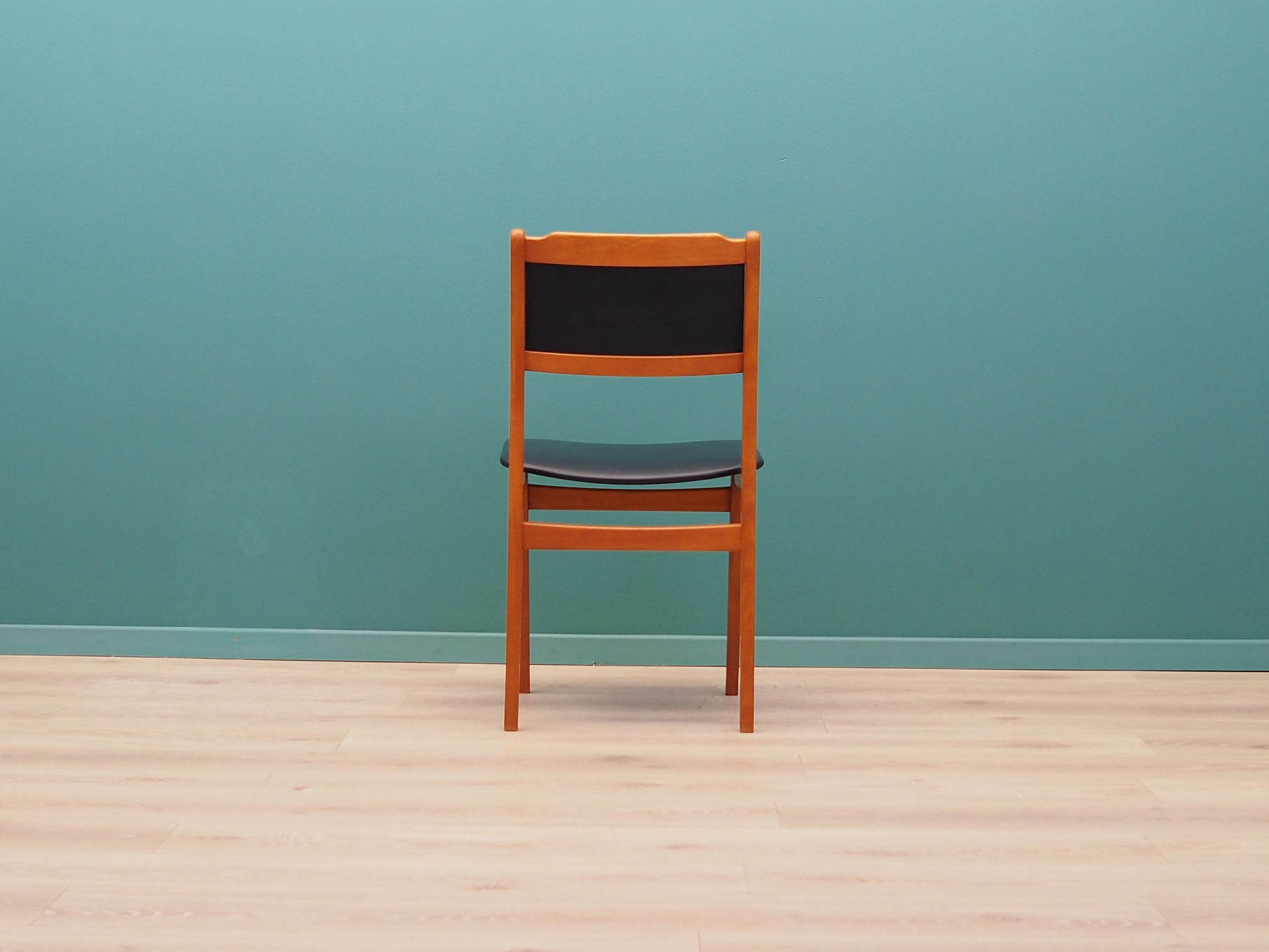 Set_of_4_beech_chairs_Danish_design_1970s_production_Denmark