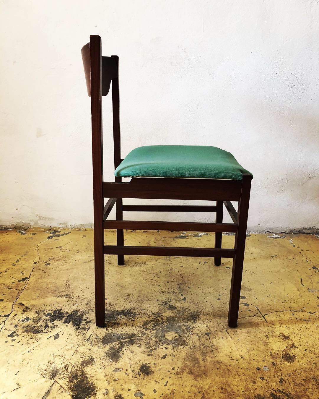 Set_of_6_Italian_Dining_Chairs_attributed_to_Stildomus_1970s