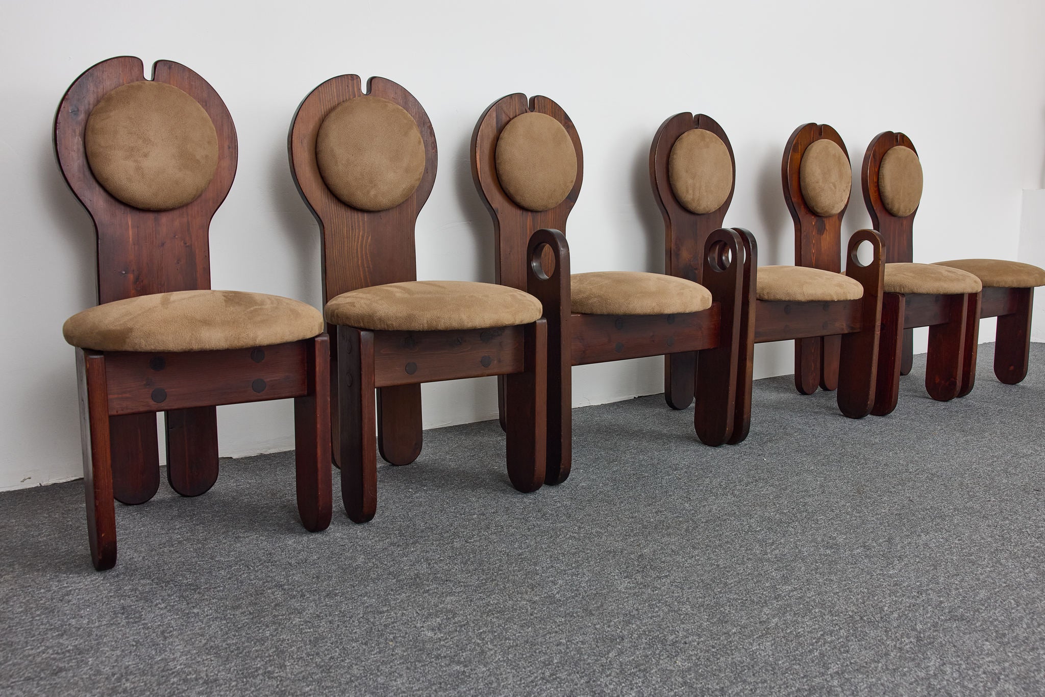 Set_of_6_Larch_Dining_chairs_and_Oval_table_by_Maria_Szedleczky_1977_Hungary