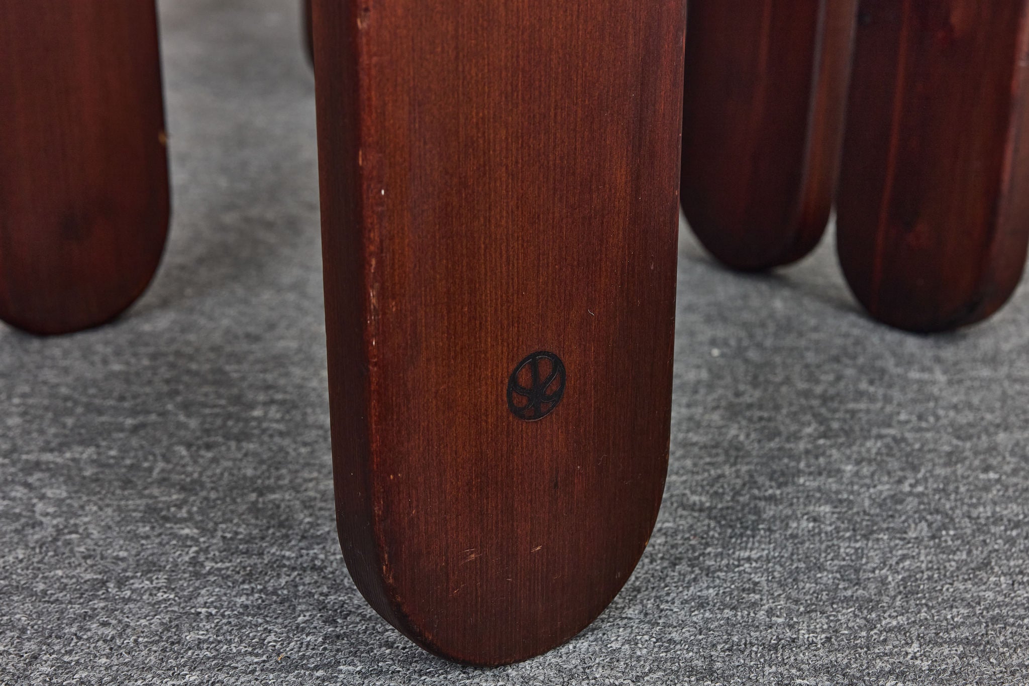 Set_of_6_Larch_Dining_chairs_and_Oval_table_by_Maria_Szedleczky_1977_Hungary