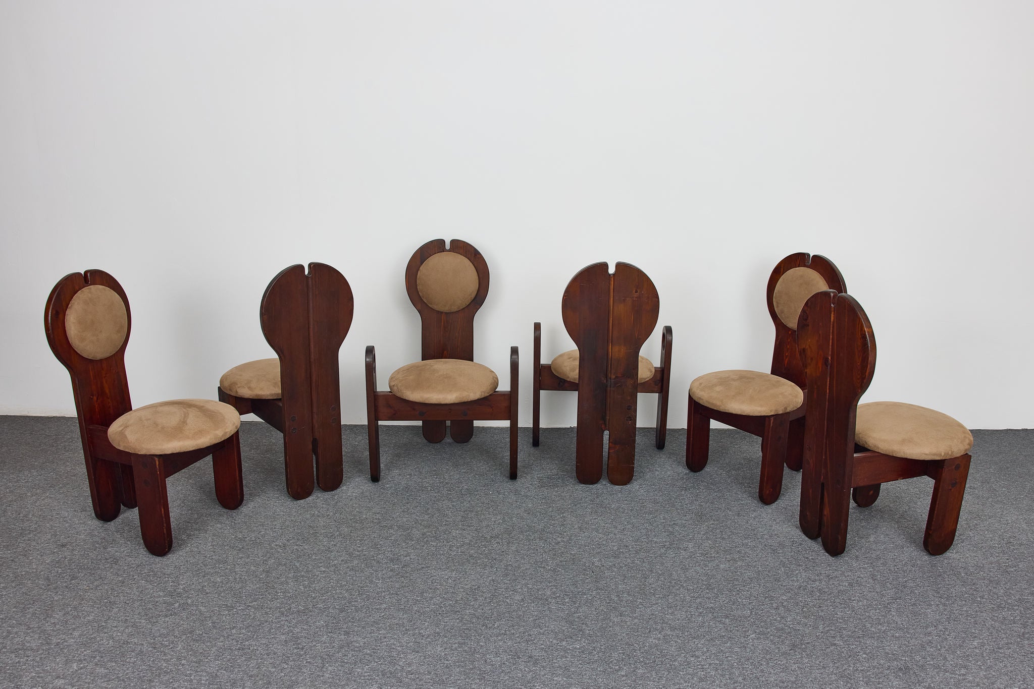Set_of_6_Larch_Dining_chairs_and_Oval_table_by_Maria_Szedleczky_1977_Hungary