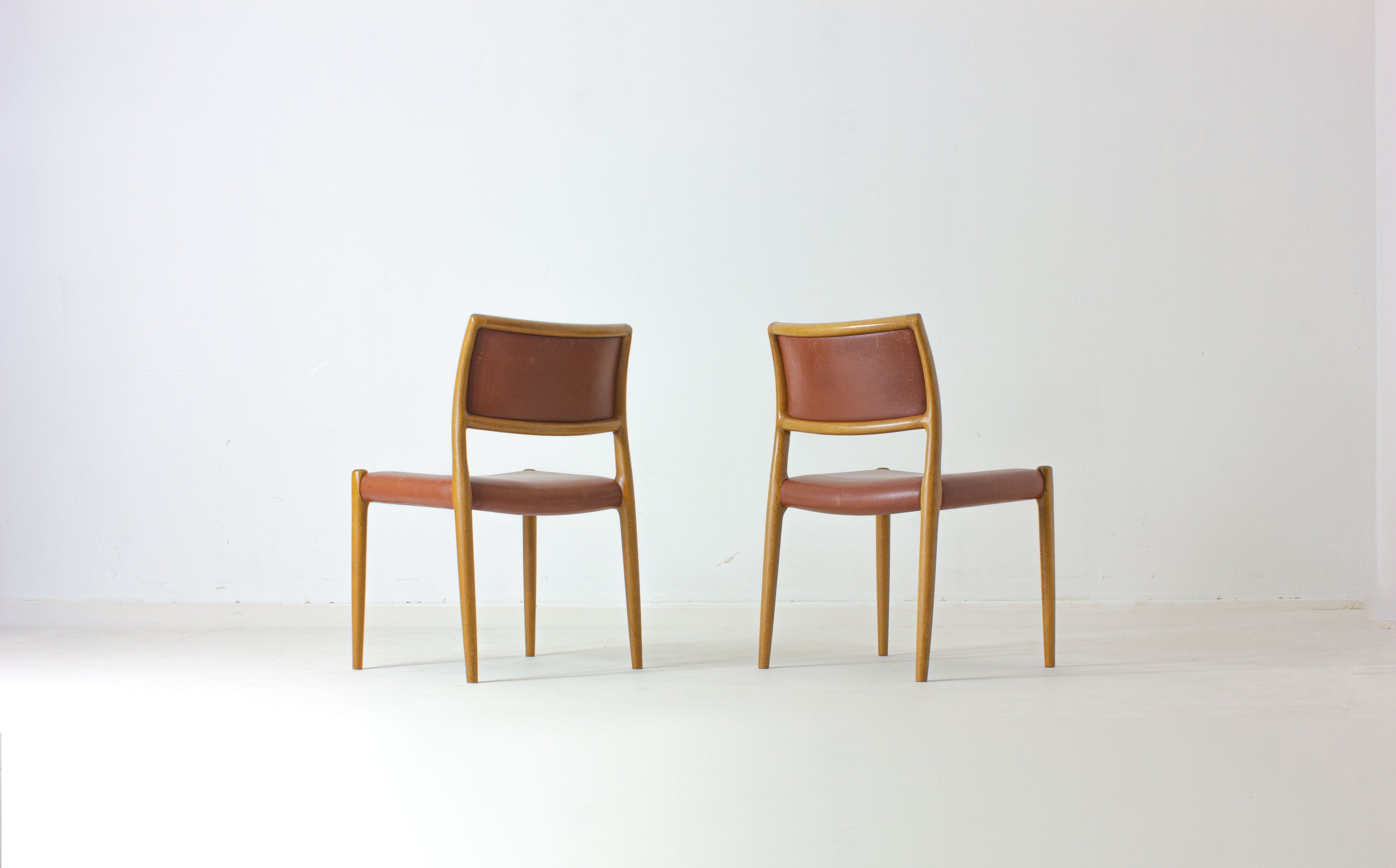 Set_of_6_Model_80_chairs_by_Niels_M_ller