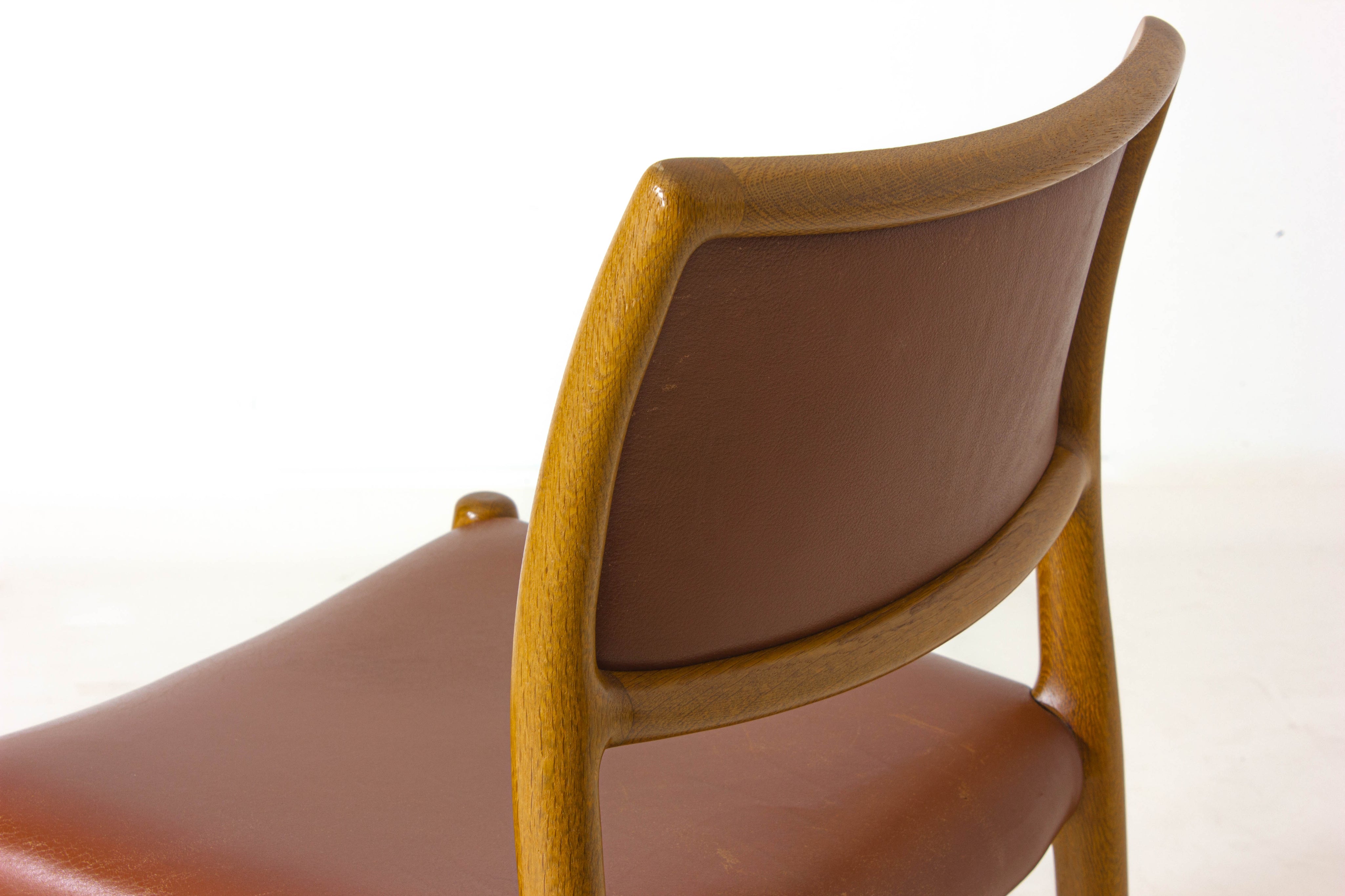 Set_of_6_Model_80_chairs_by_Niels_M_ller