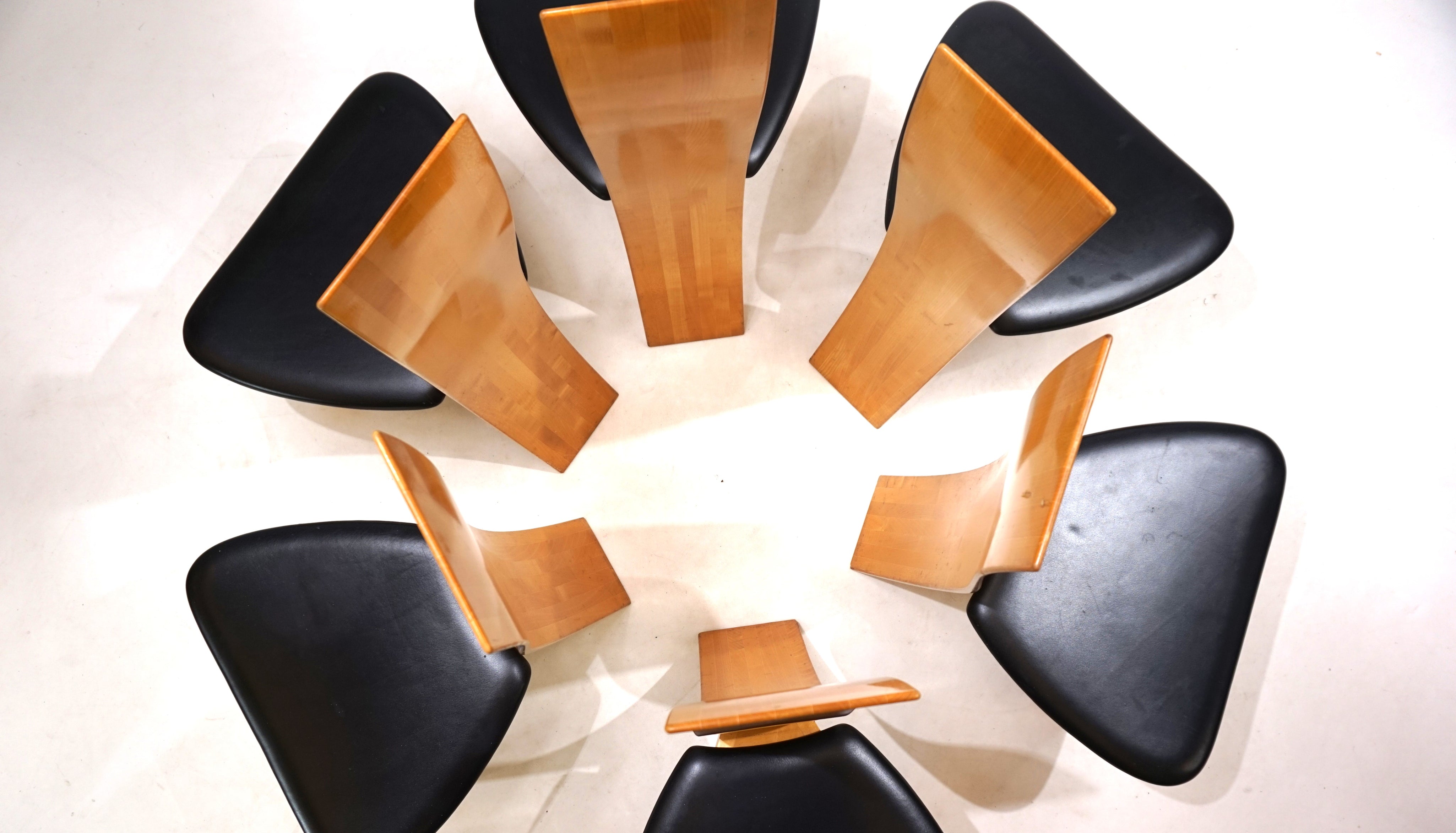 Set_of_6_Tranekaer_Iris_dining_chairs_by_Bob_van_der_Berghe_1980