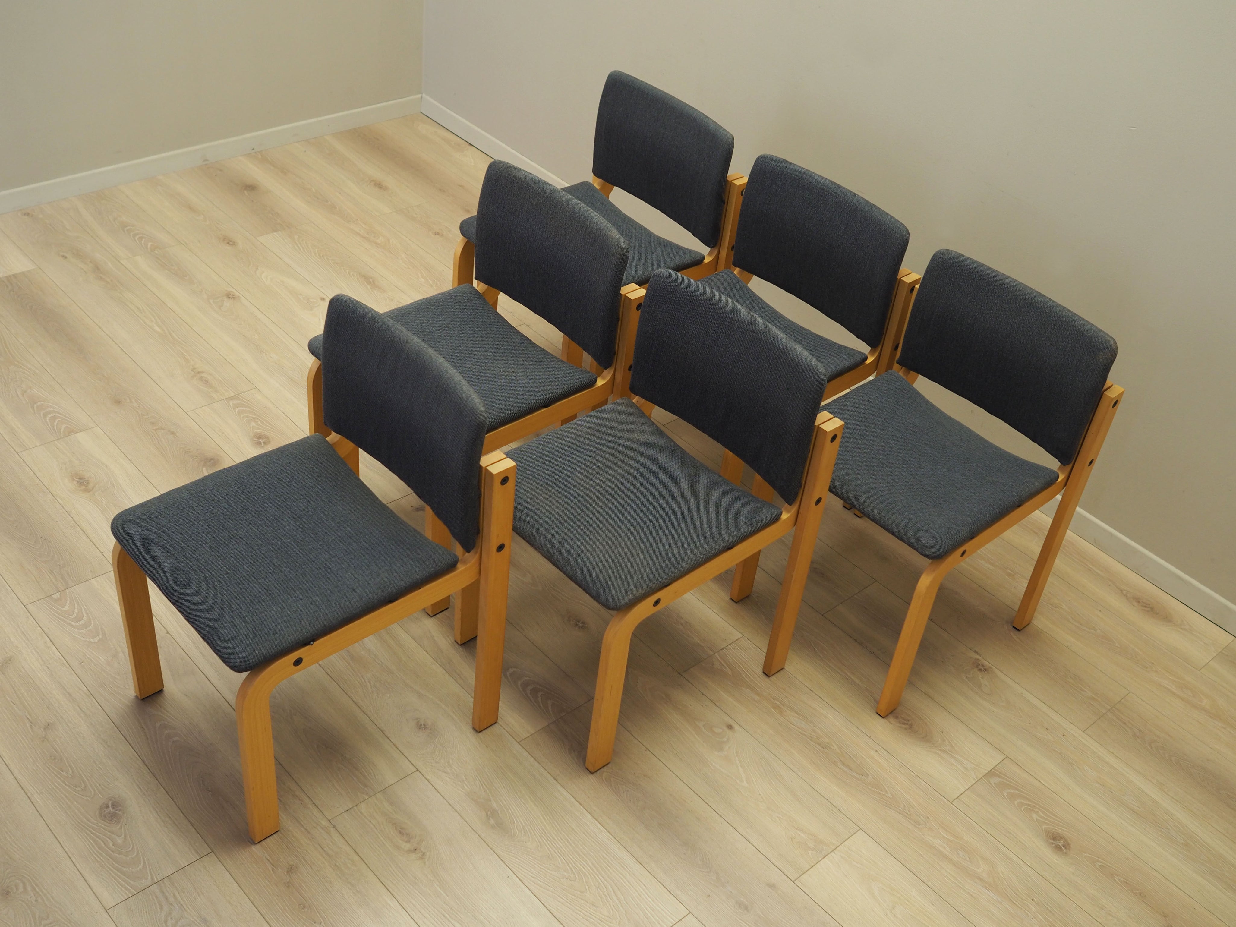 Set_of_6_chairs_Danish_design_1980s_manufacturer_Fritz_Hansen