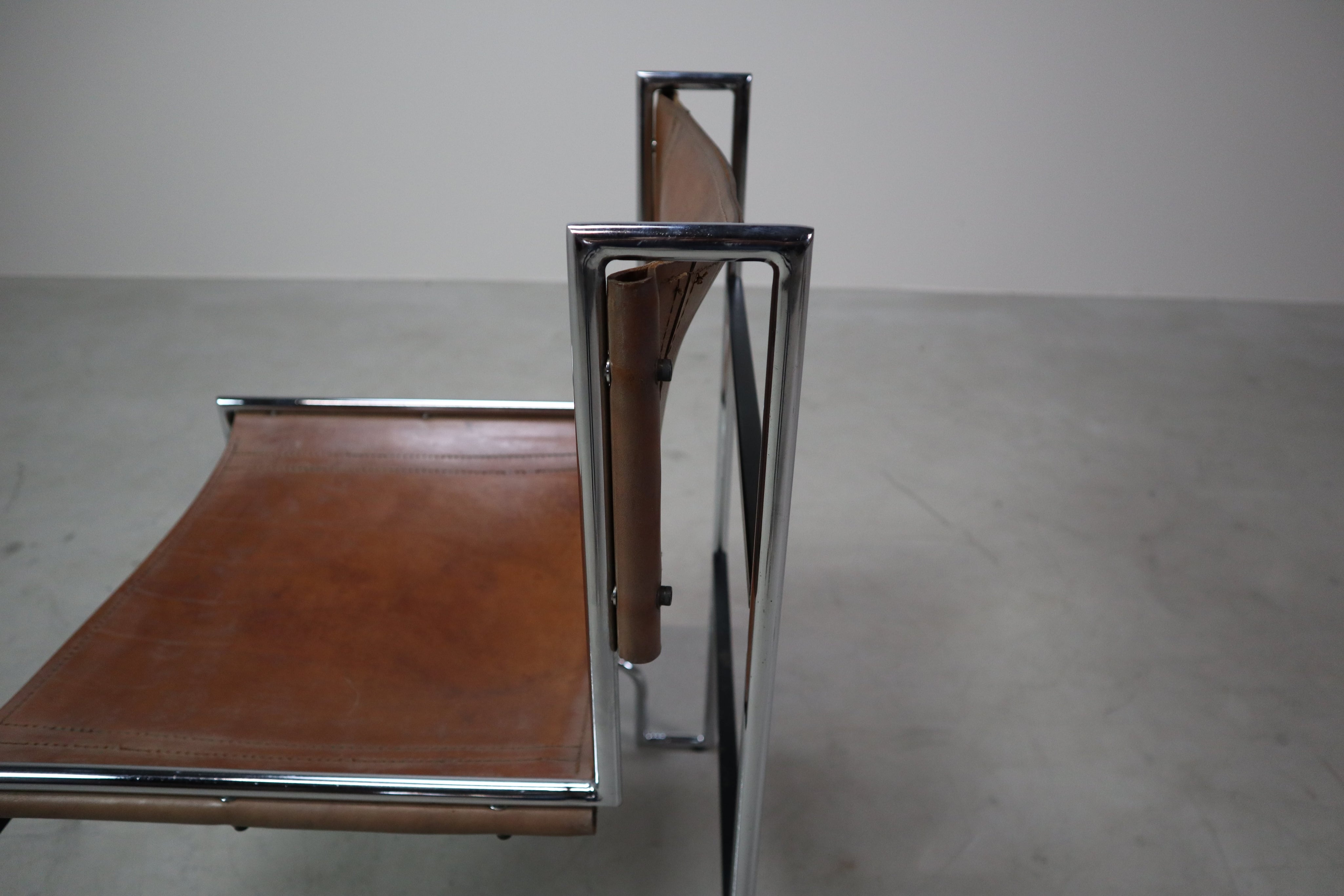Set_of_6_vintage_chrome_and_leather_dining_chairs_in_Bauhaus_style,_1970s