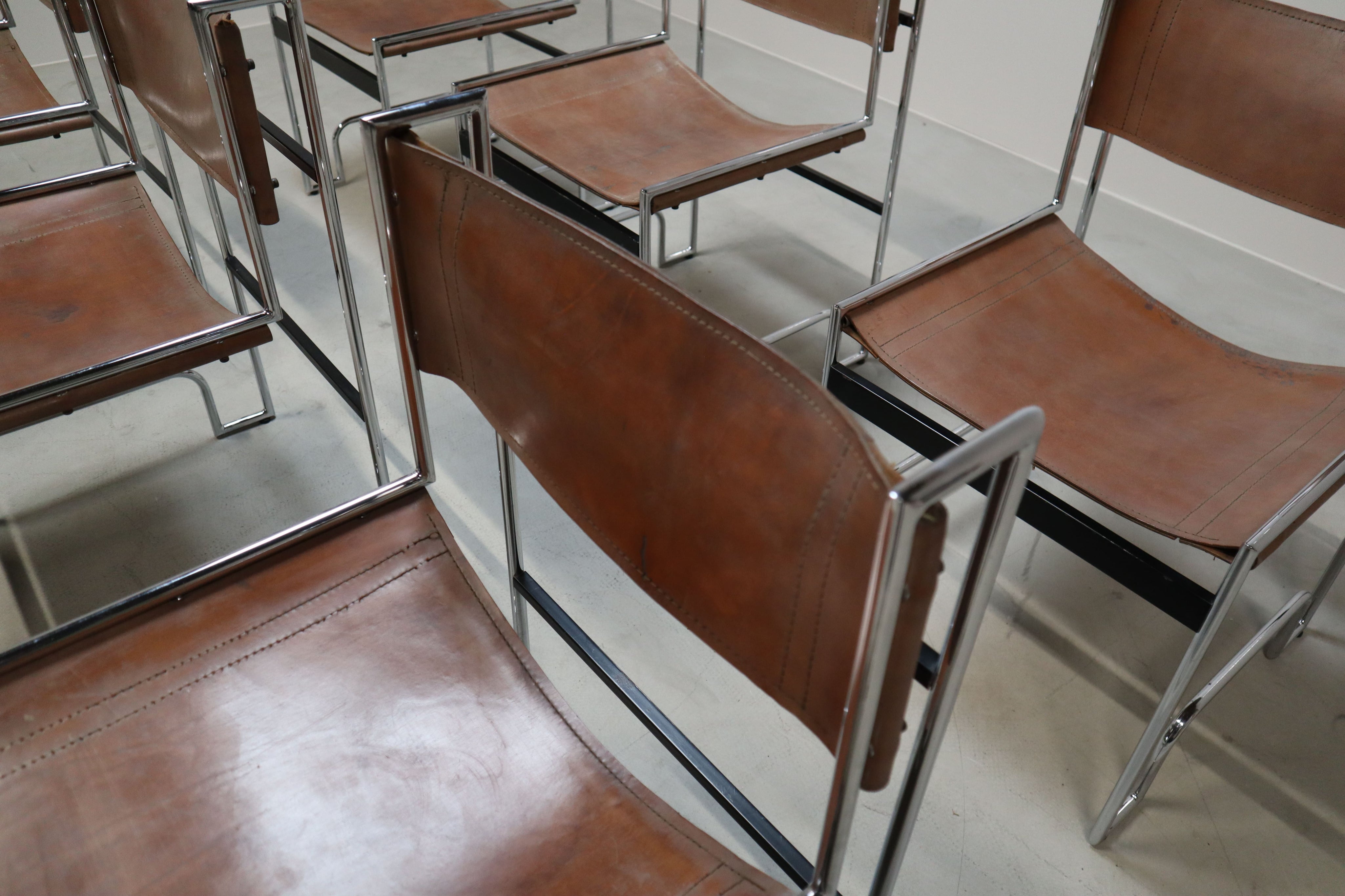 Set_of_6_vintage_chrome_and_leather_dining_chairs_in_Bauhaus_style,_1970s