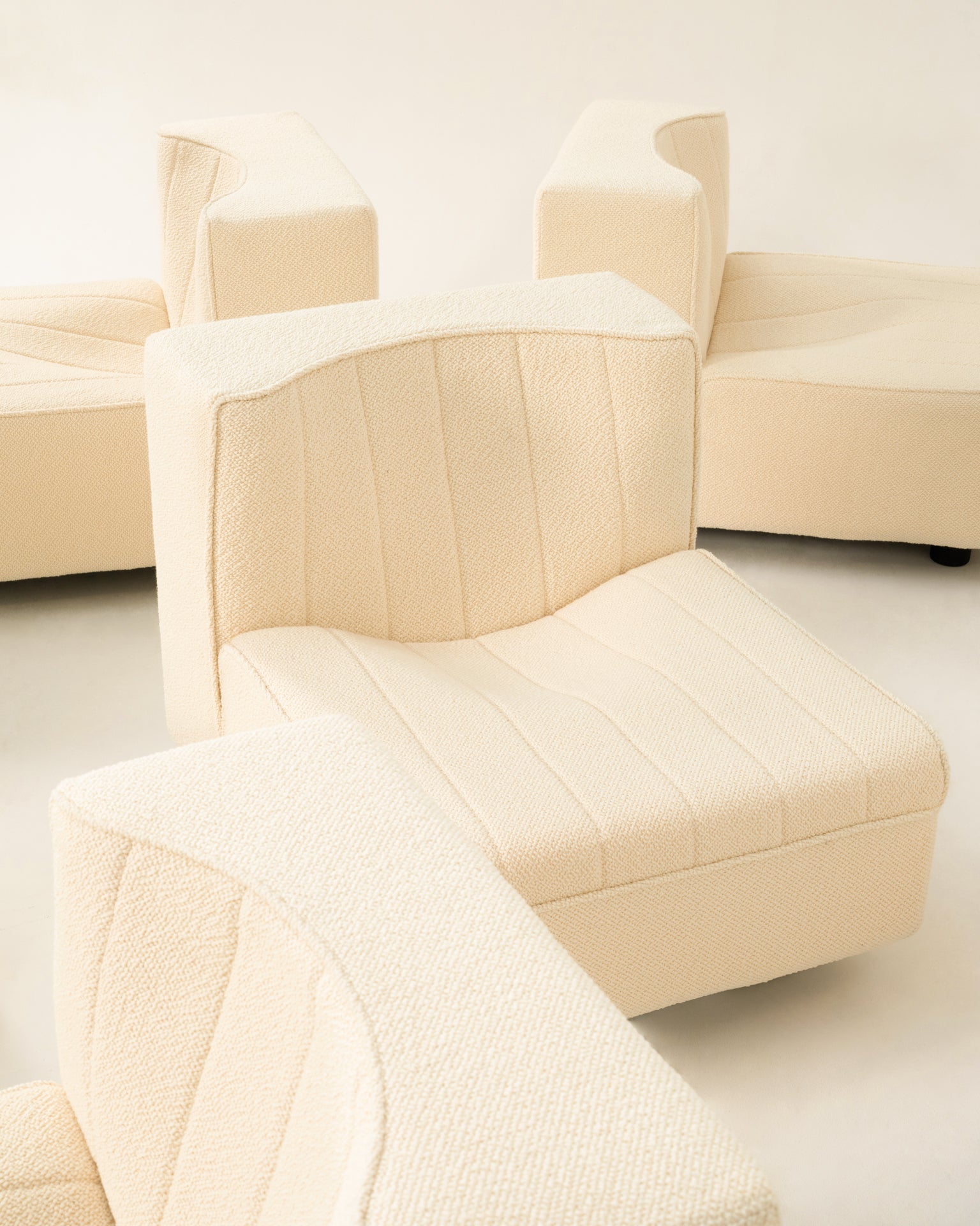 Set_of_8_modules_modular_sofa_Tito_Agnoli_Italy_1960s