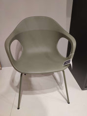 Set_of_Maki_table_and_4_Elephantino_chairs_by_Kristalia