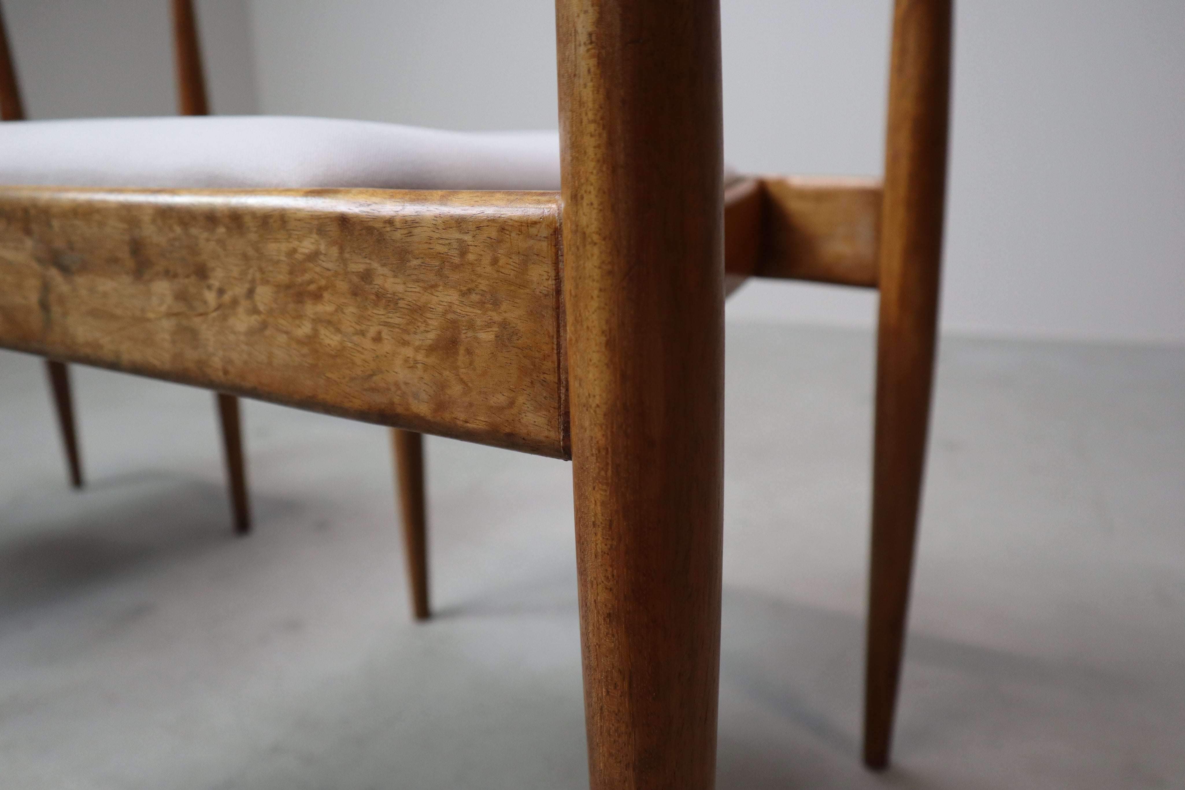 Set_of_6_Alfred_Hendrickx_Model_500_dining_chairs_in_Rosewood