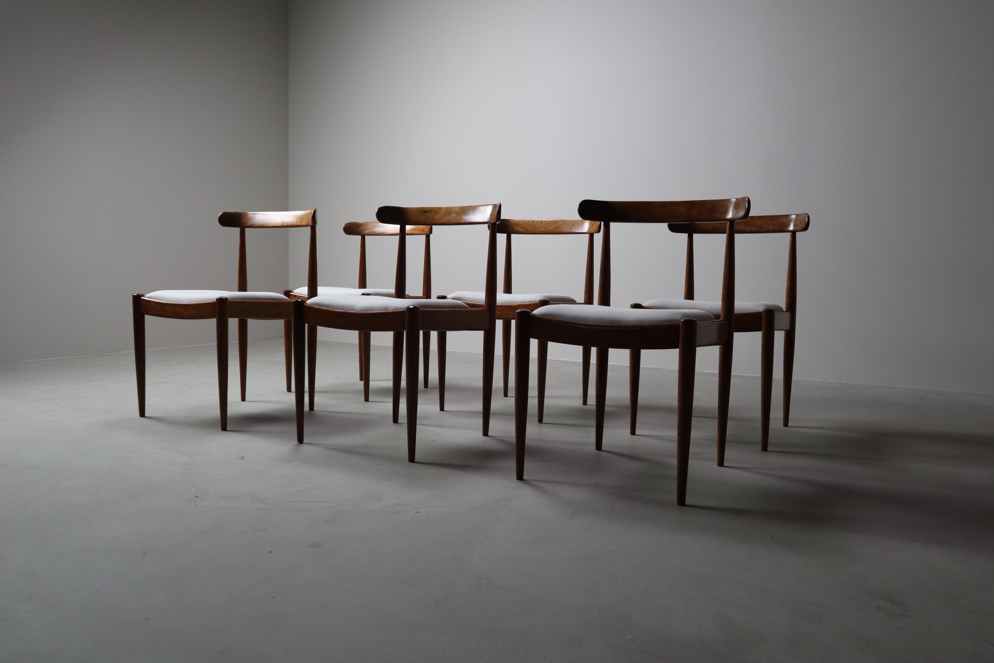 Set_of_6_Alfred_Hendrickx_Model_500_dining_chairs_in_Rosewood