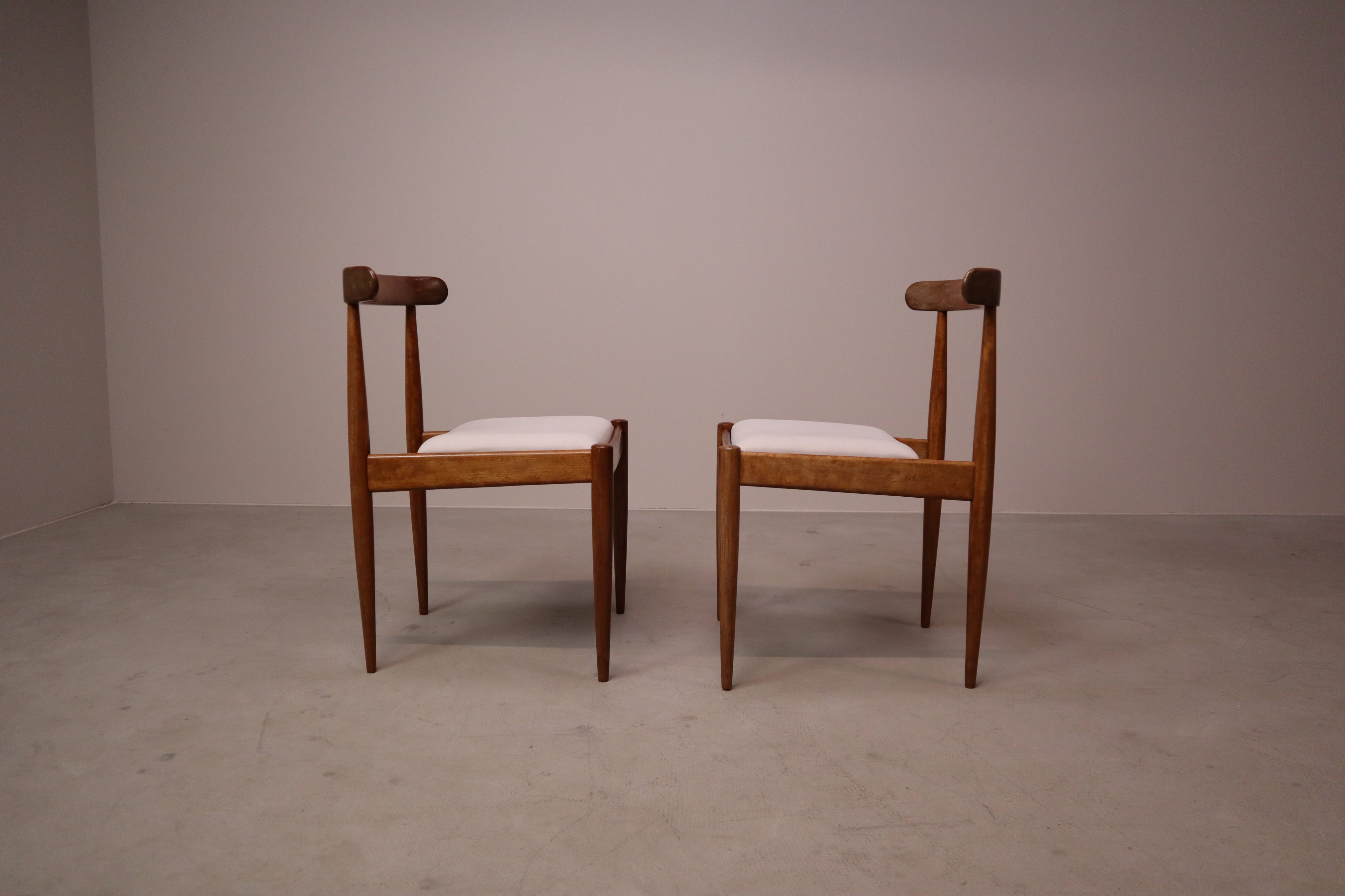 Set_of_6_Alfred_Hendrickx_Model_500_dining_chairs_in_Rosewood