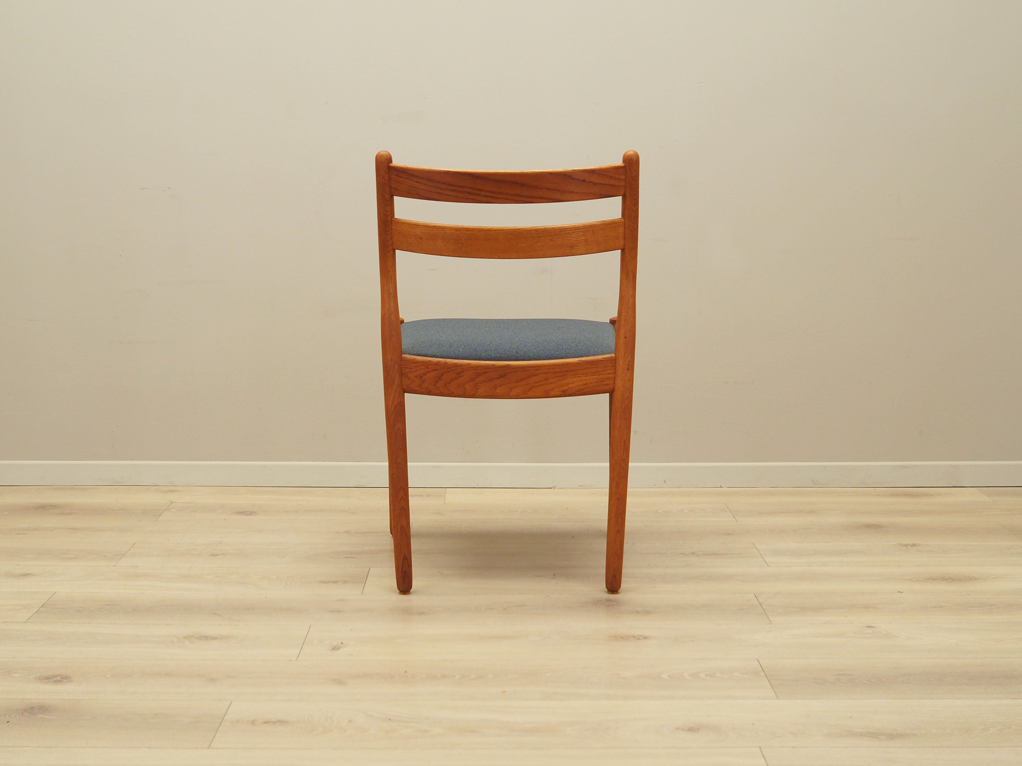 Set_of_six_teak_chairs_Danish_design_1970s_designer_Poul_M._Volther