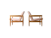 Set_of_two_mid-century_lounge_chairs_in_pink_fabric