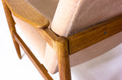 Set_of_two_mid-century_lounge_chairs_in_pink_fabric