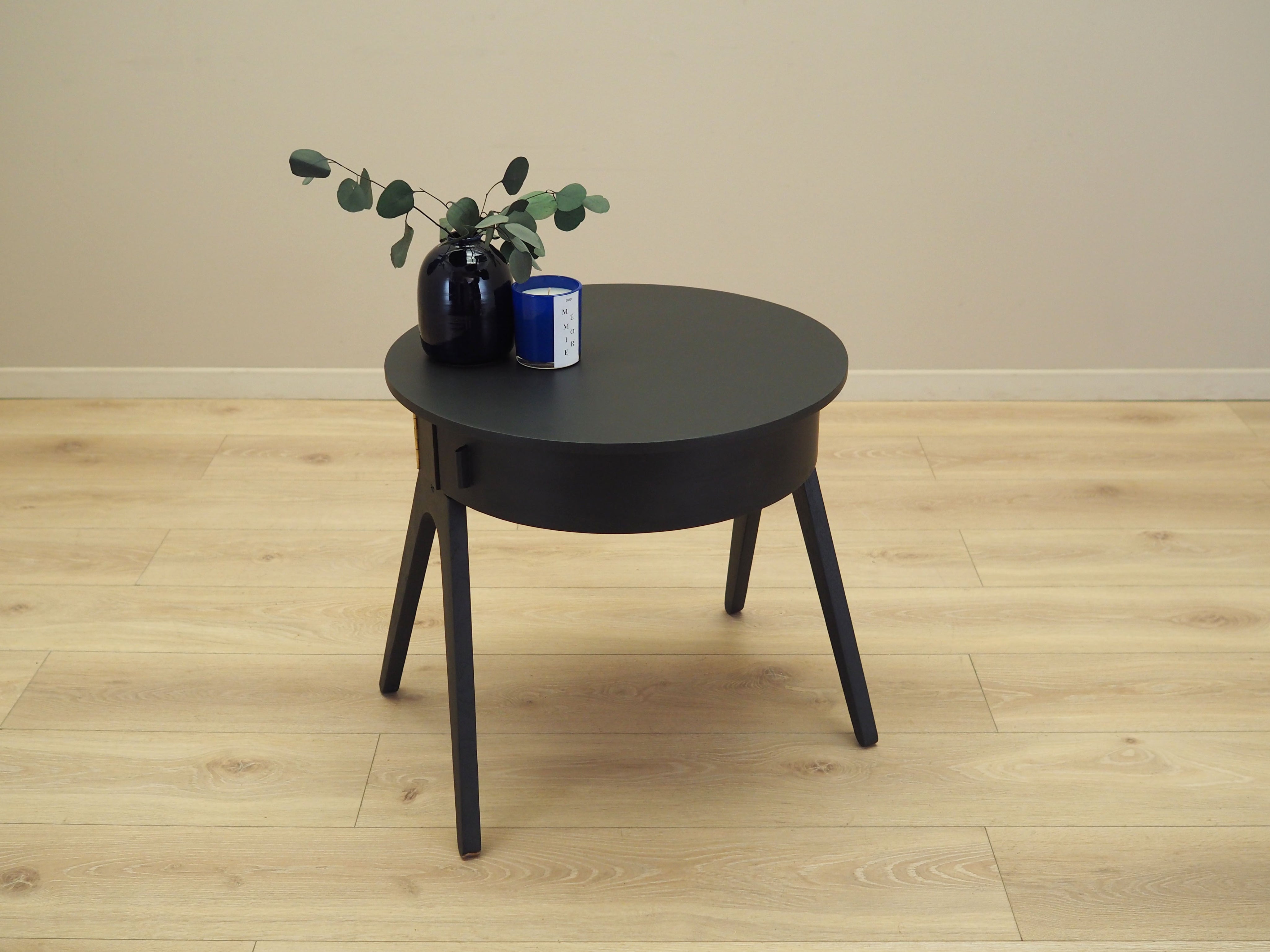 Sewing_table_Danish_design_1970s_production_Denmark