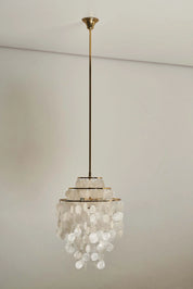 Shell_Pendant_model_FUN_1_DM_Verner_Panton