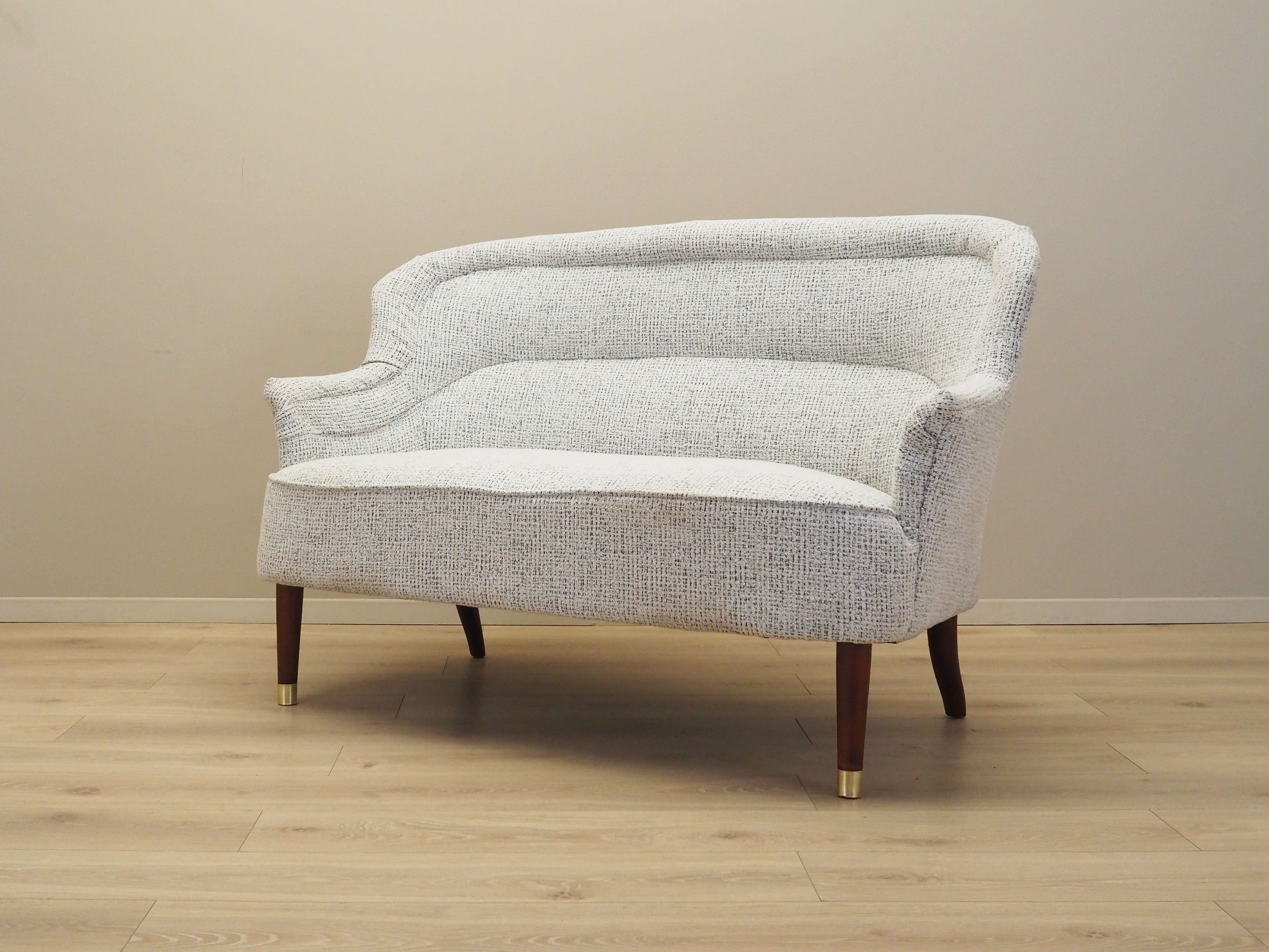 Sofa_white_melange_Italian_design_1960s_production_Italy