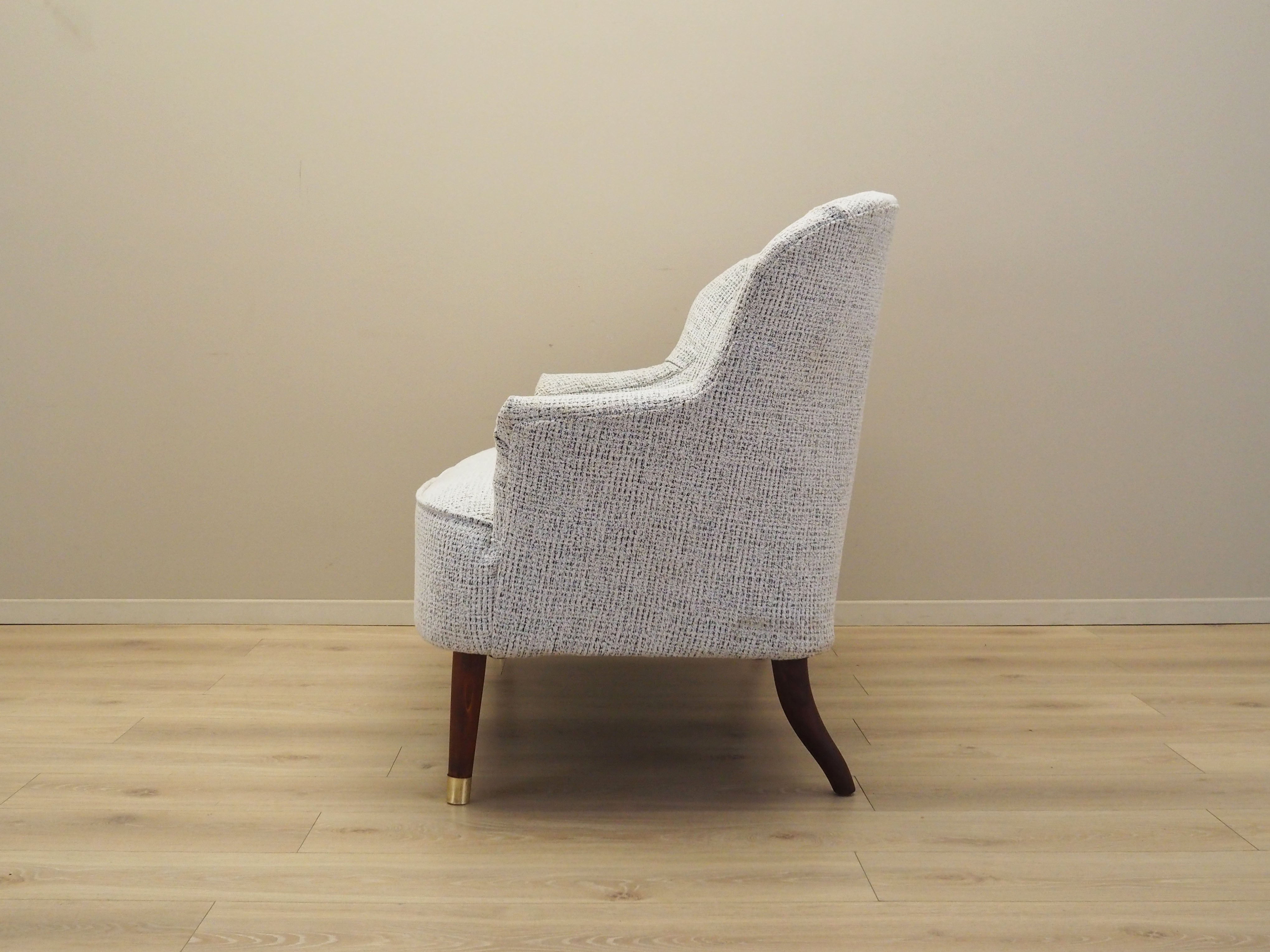 Sofa_white_melange_Italian_design_1960s_production_Italy