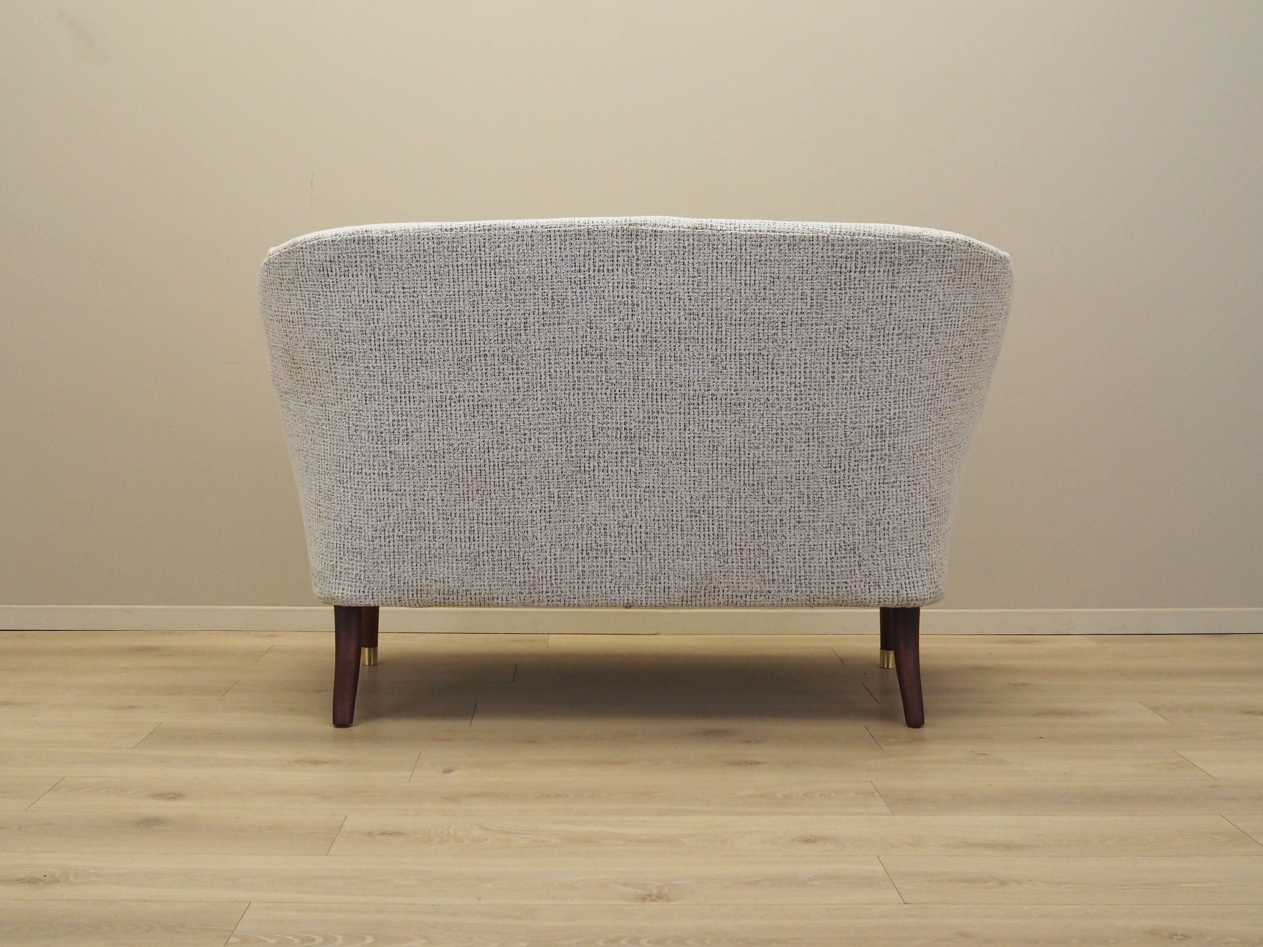 Sofa_white_melange_Italian_design_1960s_production_Italy