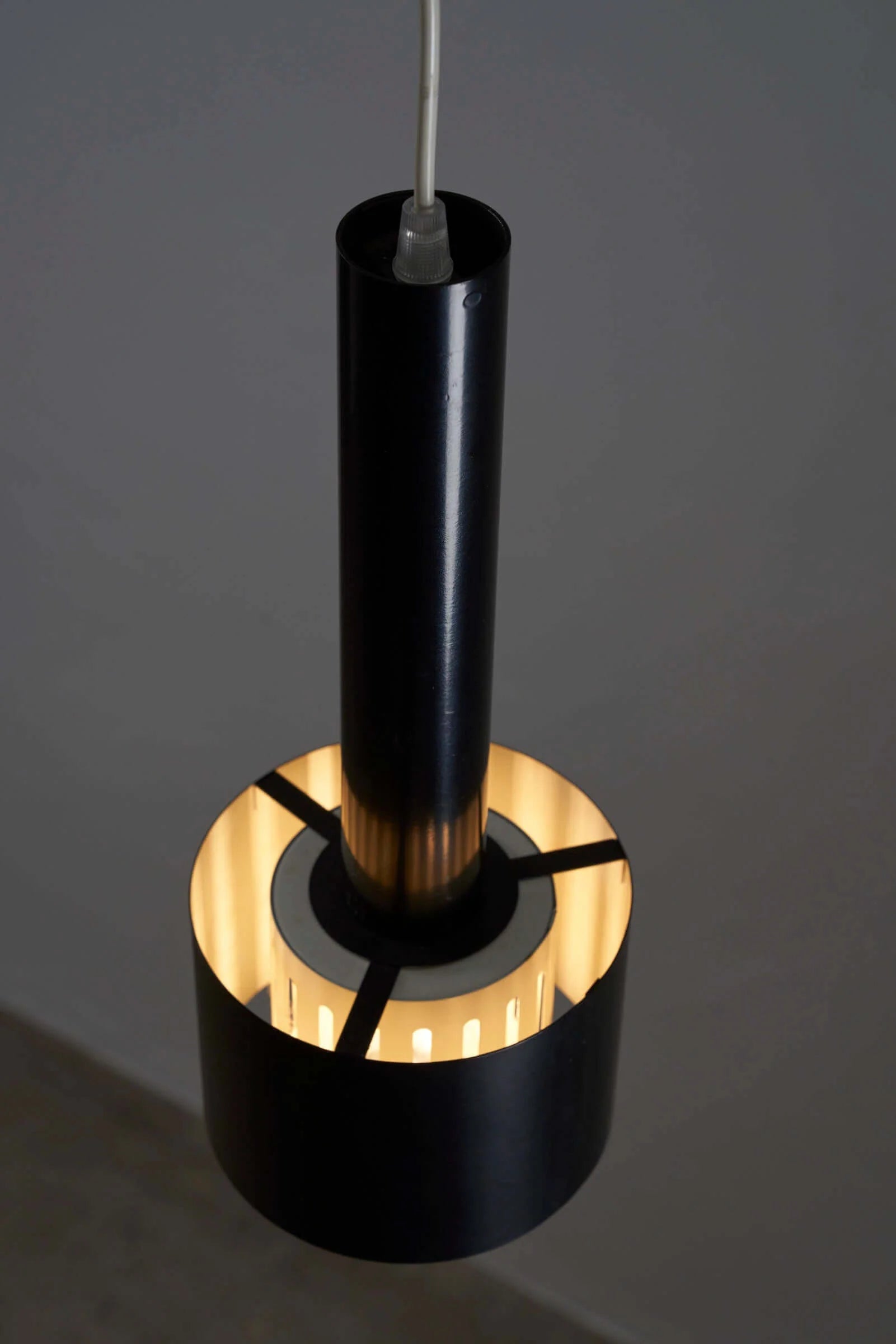 Stylish_Black_Pendant_Philips