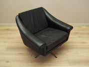Swivel_armchair_Danish_design_from_1960s_manufacturer_Eran_M_bler_designer_Aage_Christiansen