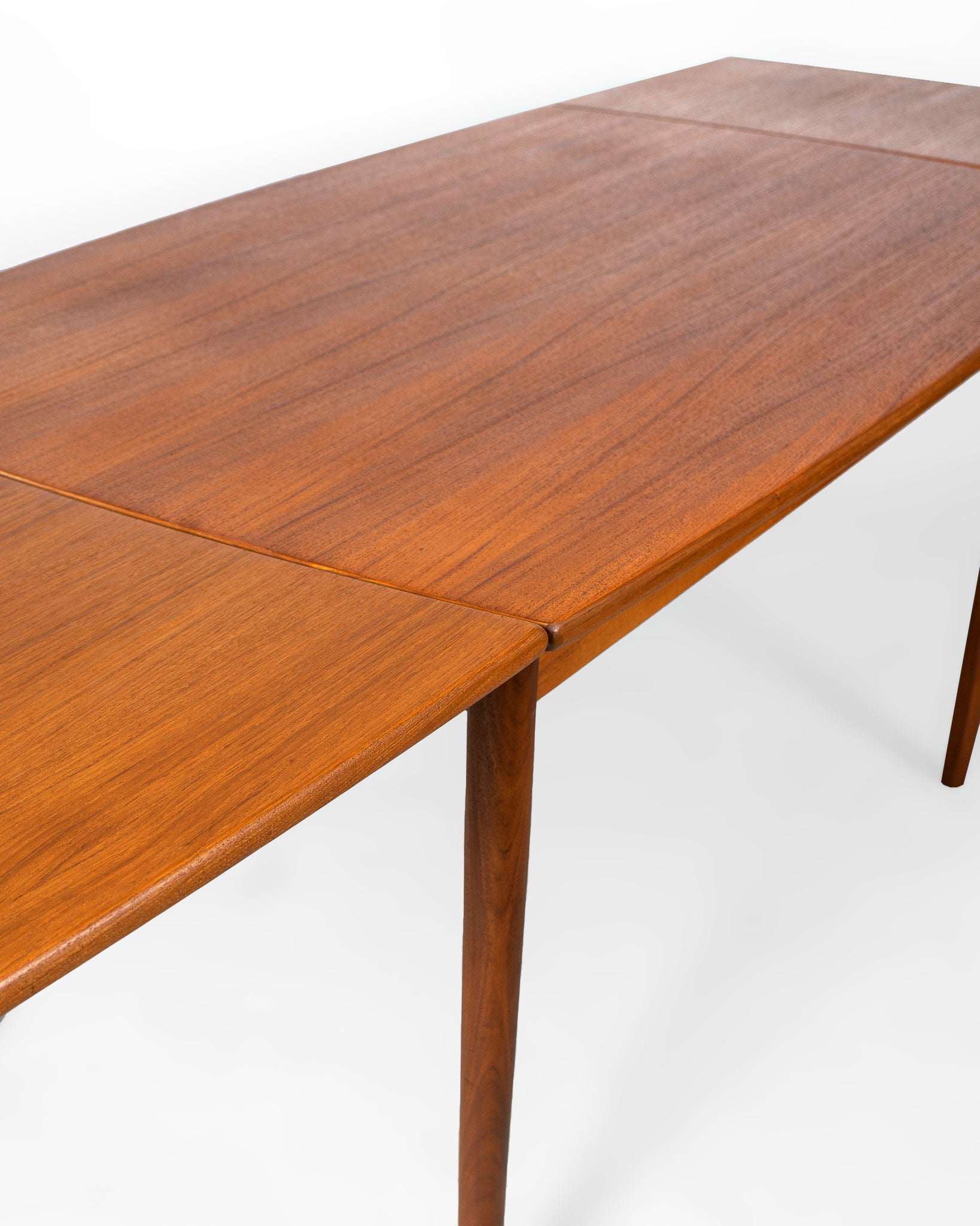 Teak_Extendable_Dining_Table_made_in_Denmark