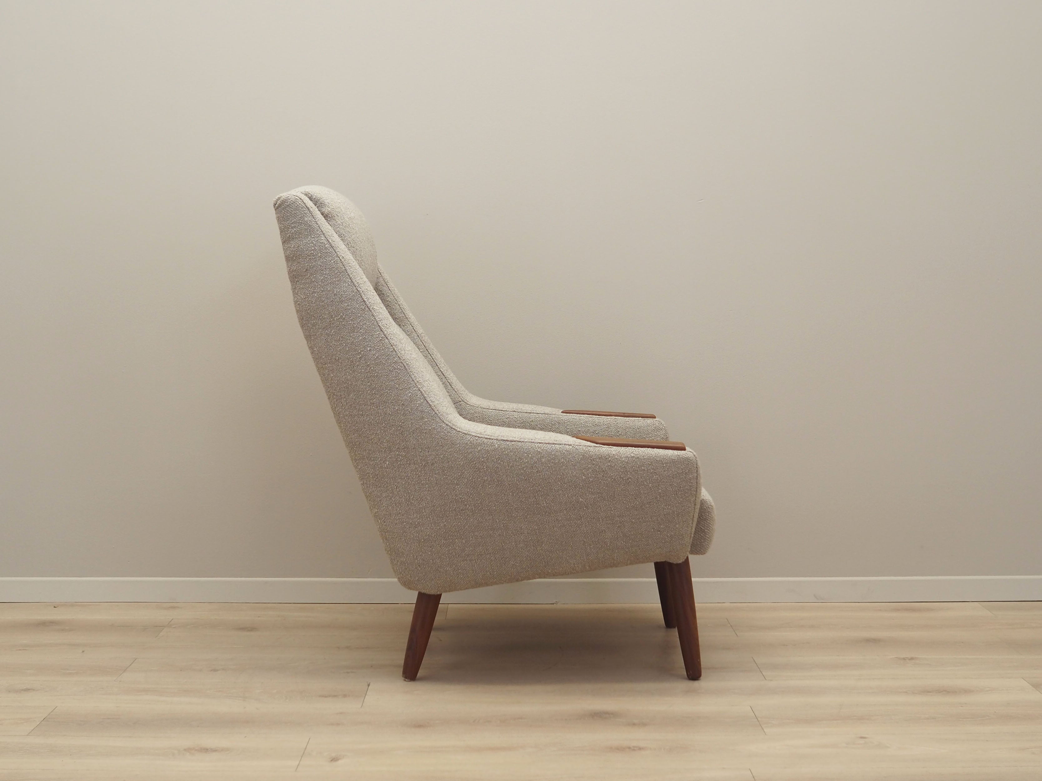 Teak_armchair_Danish_design_from_1960s_production_Denmark