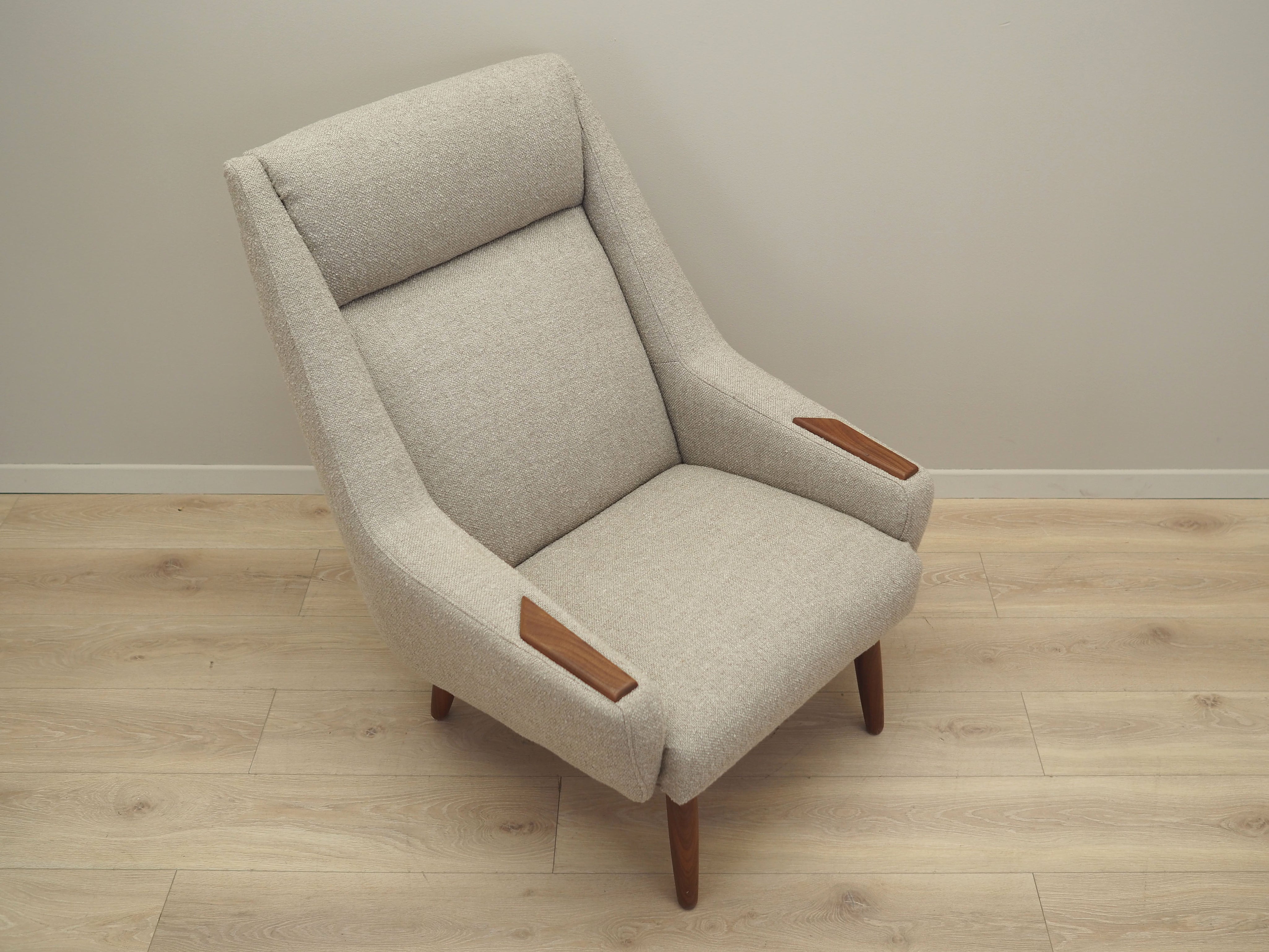 Teak_armchair_Danish_design_from_1960s_production_Denmark