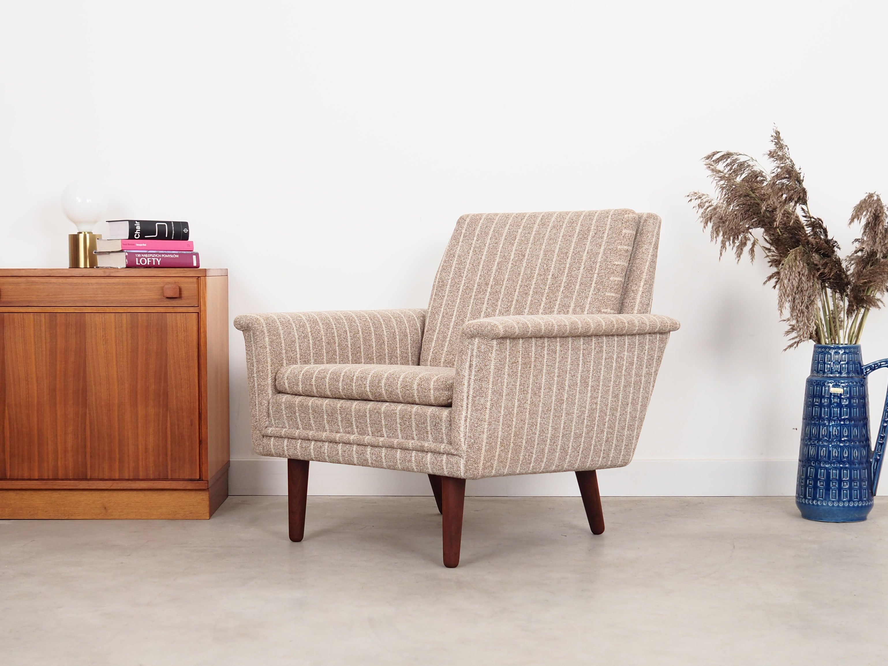 Teak_armchair_Danish_design_from_1970s_production_Denmark