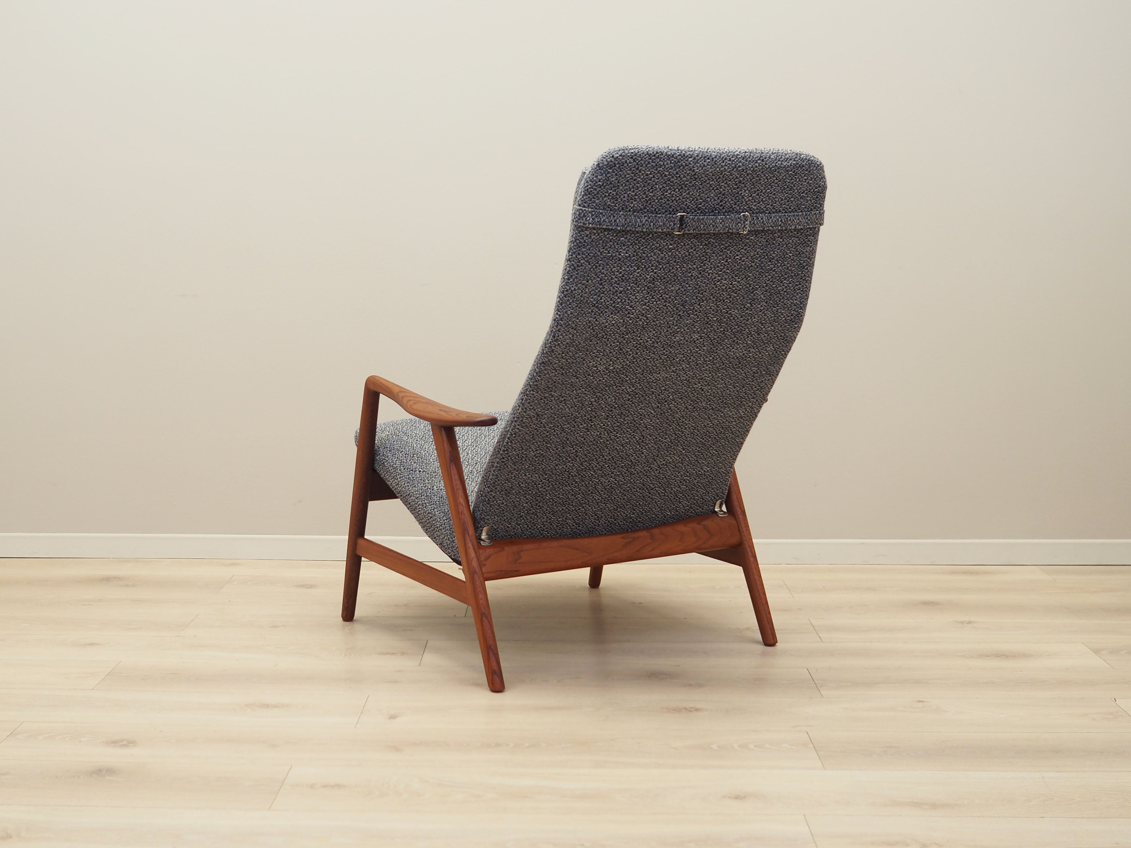 Teak_armchair_Scandinavian_design_1960s_designer_Alf_Svensson_manufacture_Fritz_Hansen