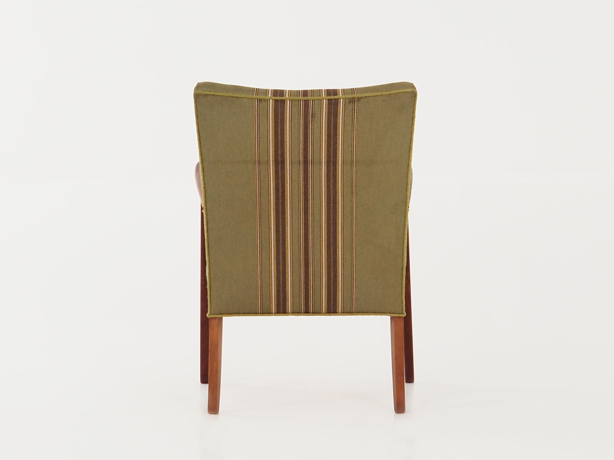 Teak_armchair_in_Danish_design_from_1960s