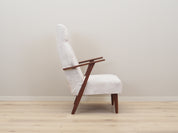 Teak_armchair_in_Danish_design_from_1970s_production_Denmark