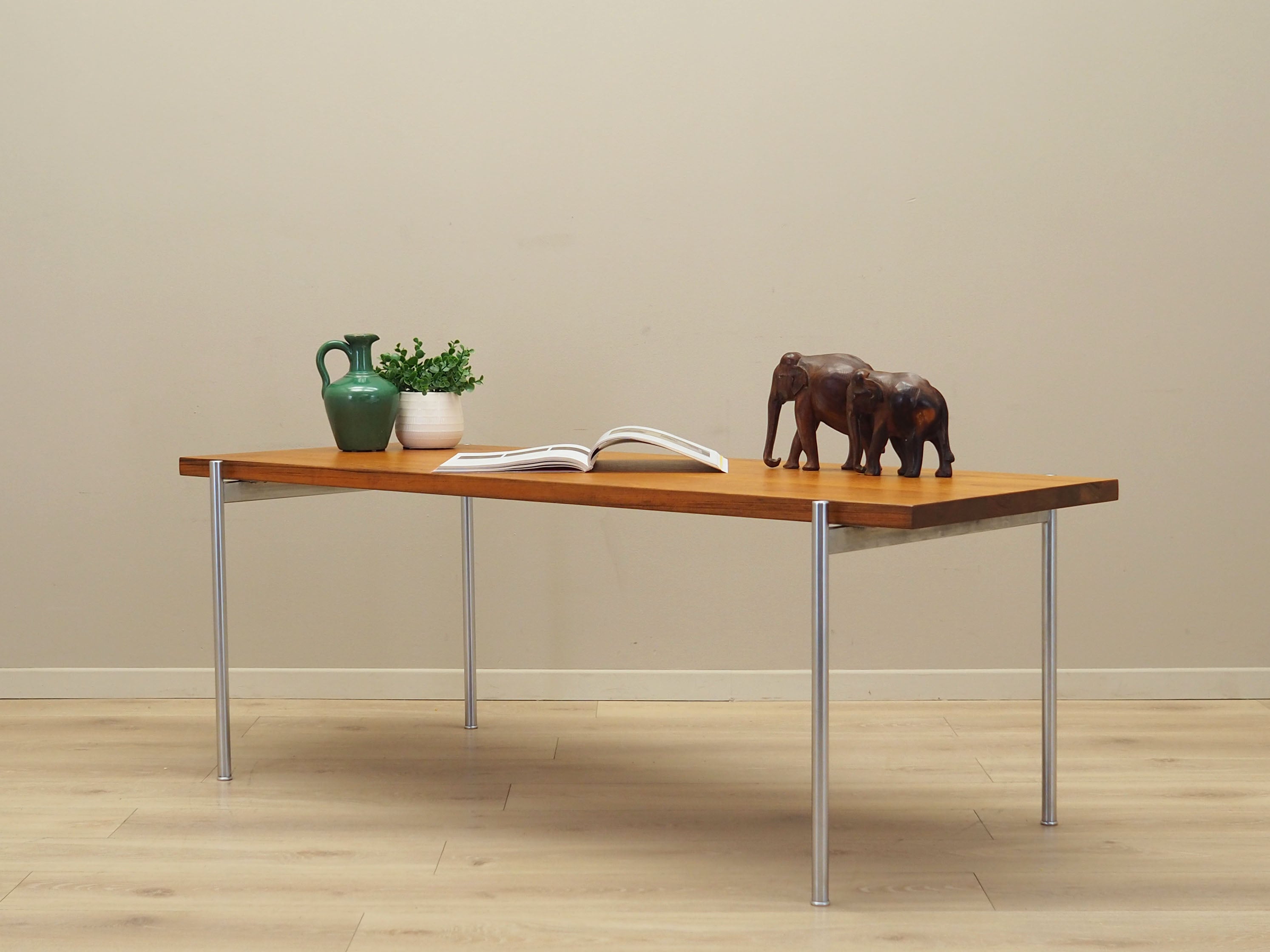 Teak_bench_Danish_design_1970s_manufacturer_Fritz_Hansen