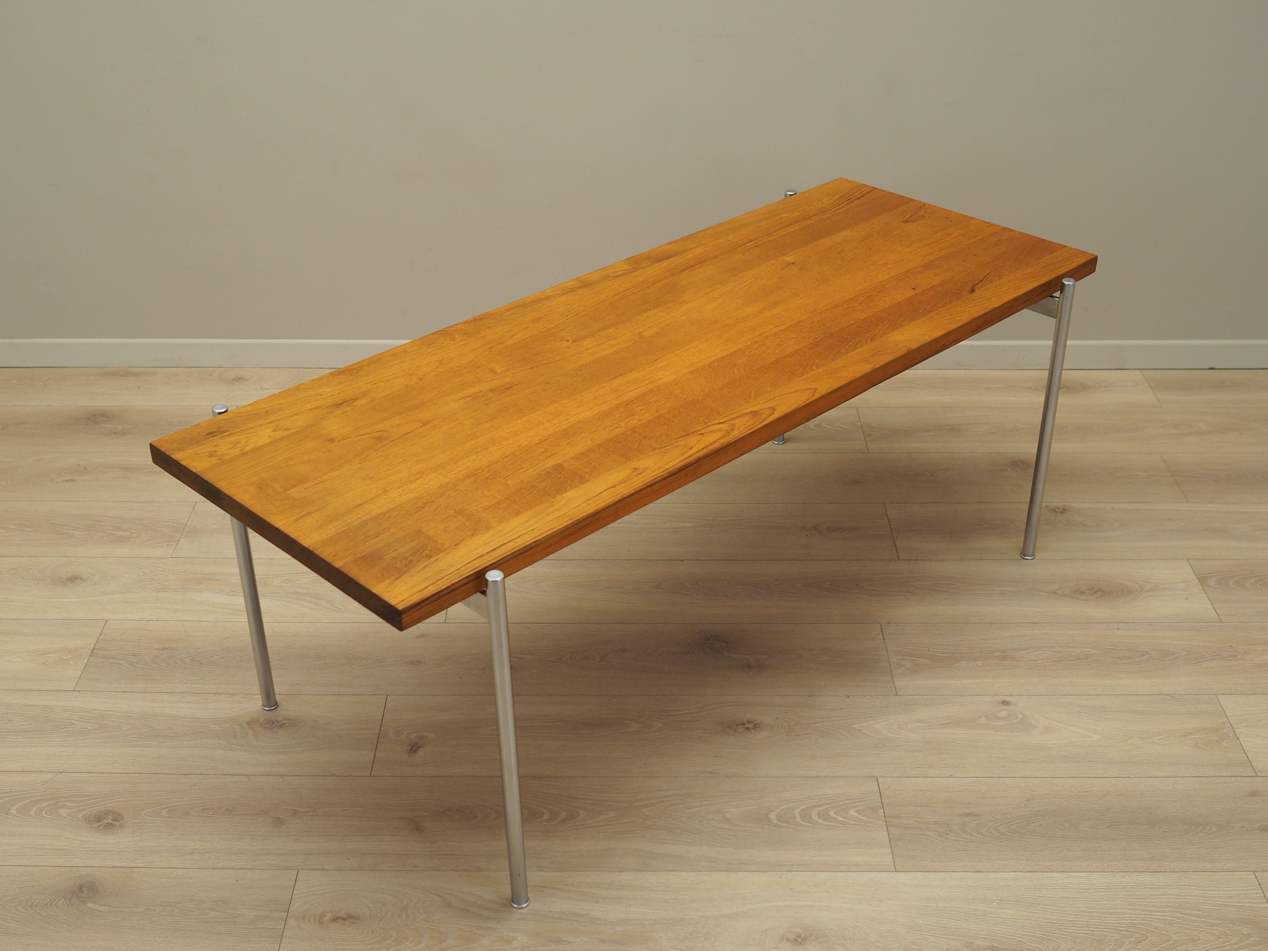 Teak_bench_Danish_design_1970s_manufacturer_Fritz_Hansen