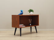 Teak_bookcase_Danish_design_1970s