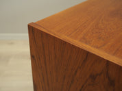 Teak_bookcase_Danish_design_1970s